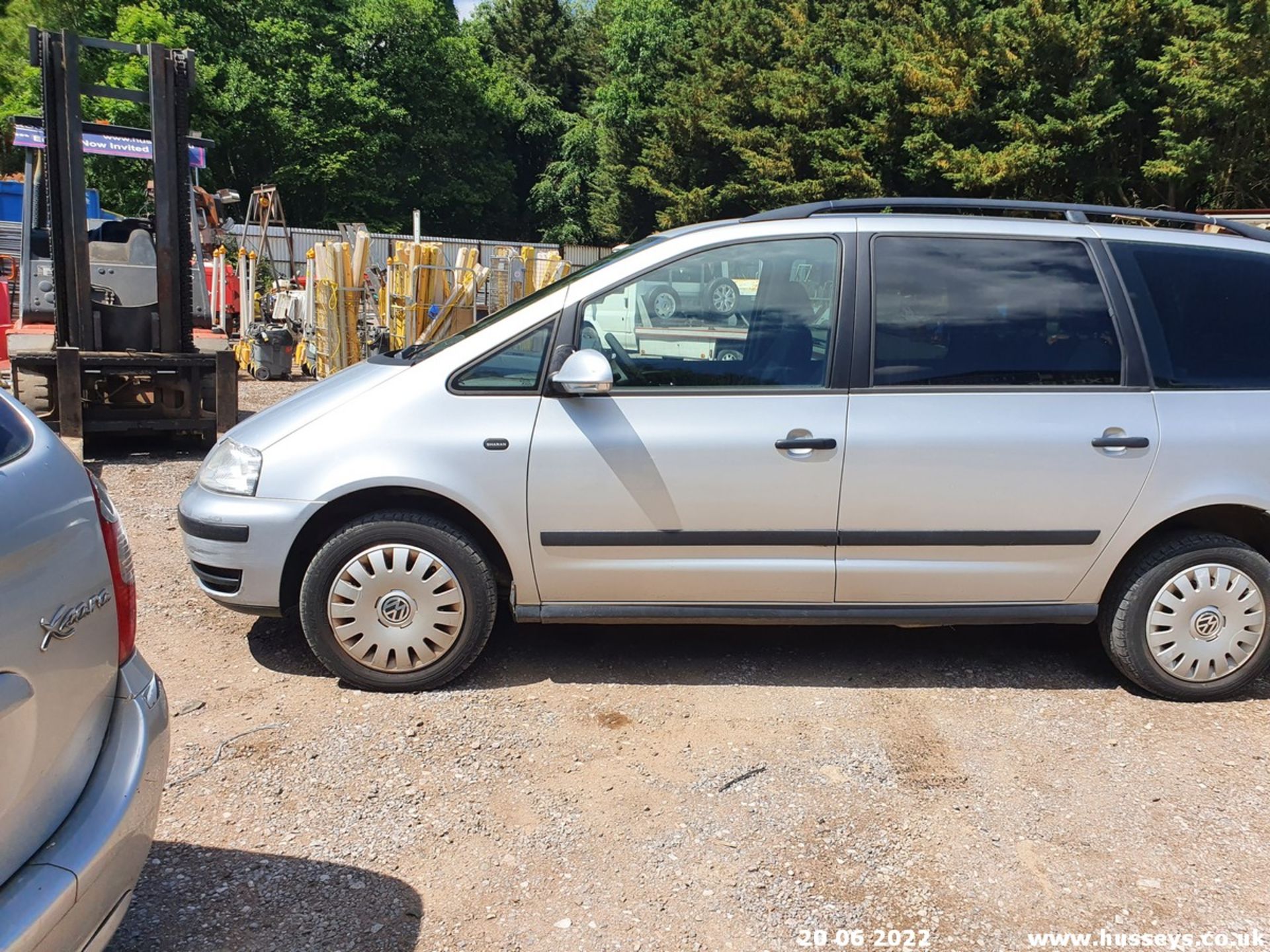 10/10 VOLKSWAGEN SHARAN S TDI - 1968cc 5dr MPV (Silver, 160k) - Image 23 of 35