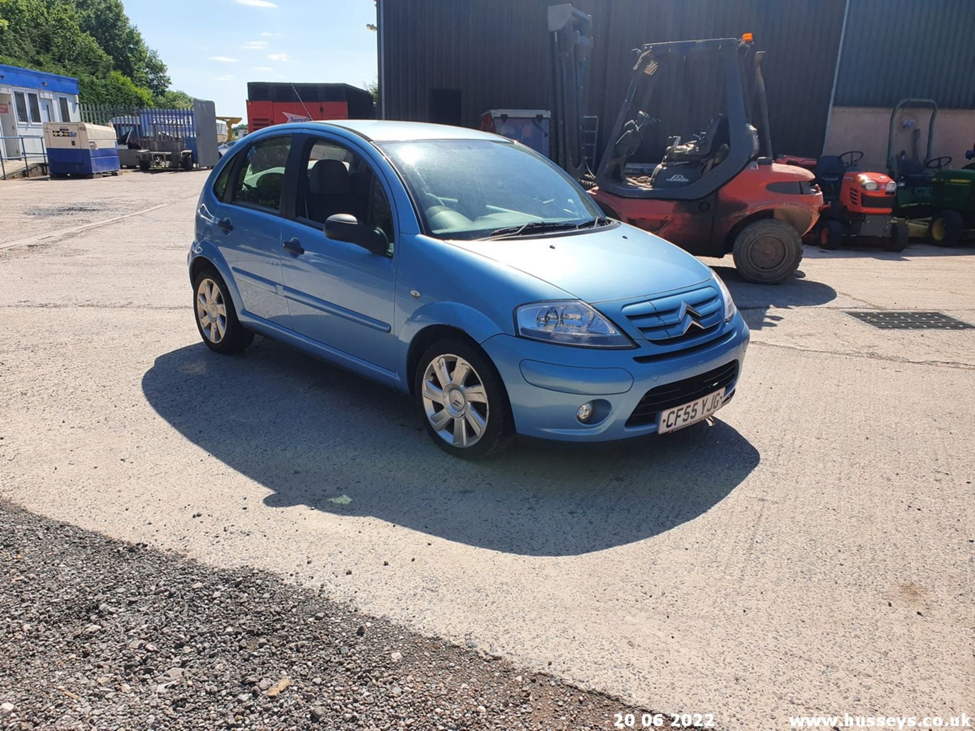 06/55 CITROEN C3 SX AUTO - 1587cc 5dr Hatchback (Blue, 75k) - Image 4 of 36