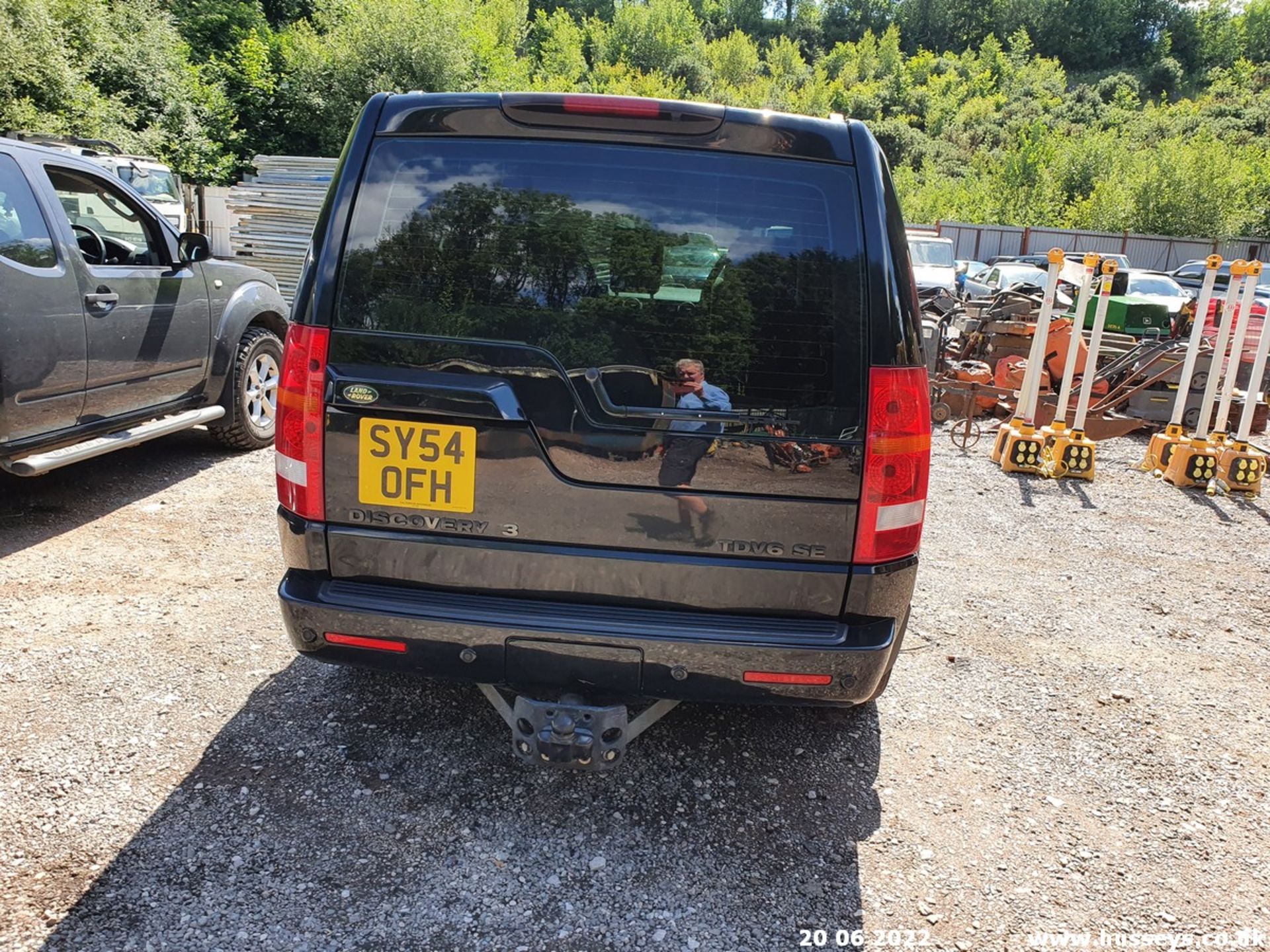 04/54 LAND ROVER DISCOVERY 3 TDV6 SE - 2720cc 5dr Estate (Black) - Image 11 of 28