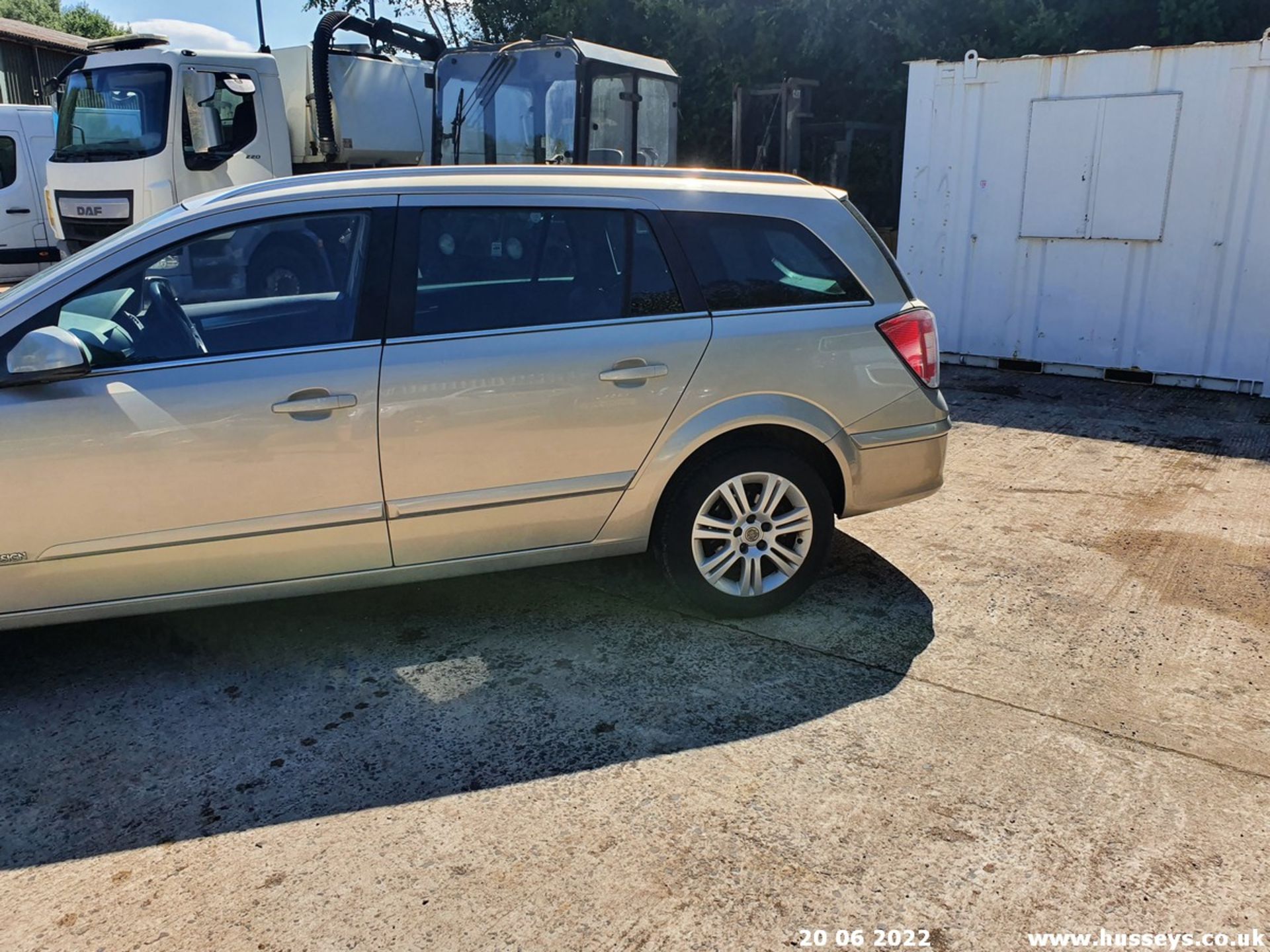 08/08 VAUXHALL ASTRA DESIGN A - 1796cc 5dr Estate (Beige, 70k) - Image 10 of 34