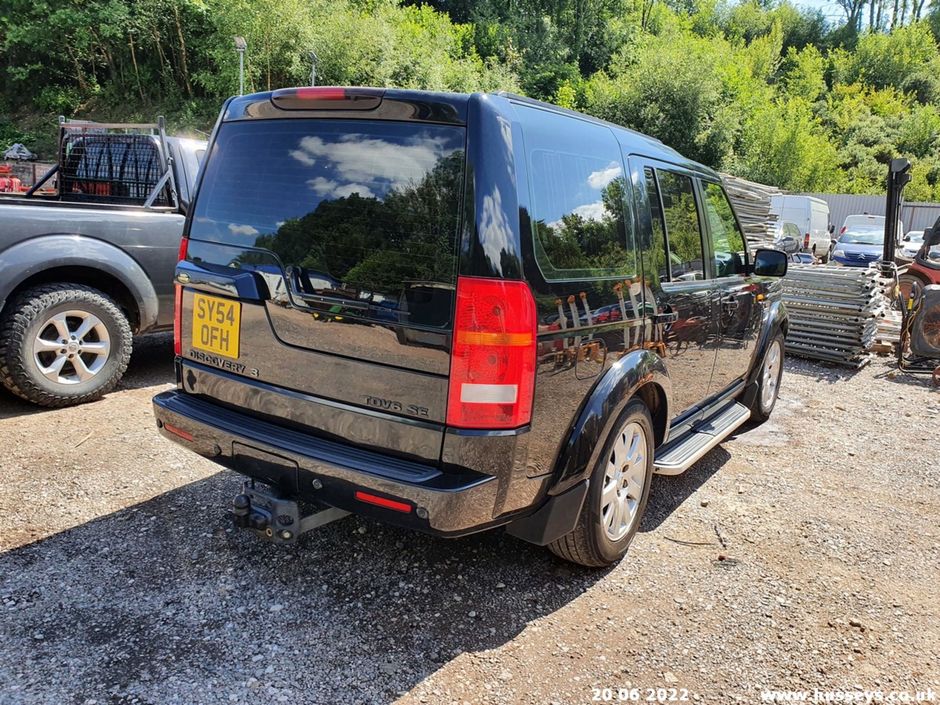 04/54 LAND ROVER DISCOVERY 3 TDV6 SE - 2720cc 5dr Estate (Black) - Image 9 of 28