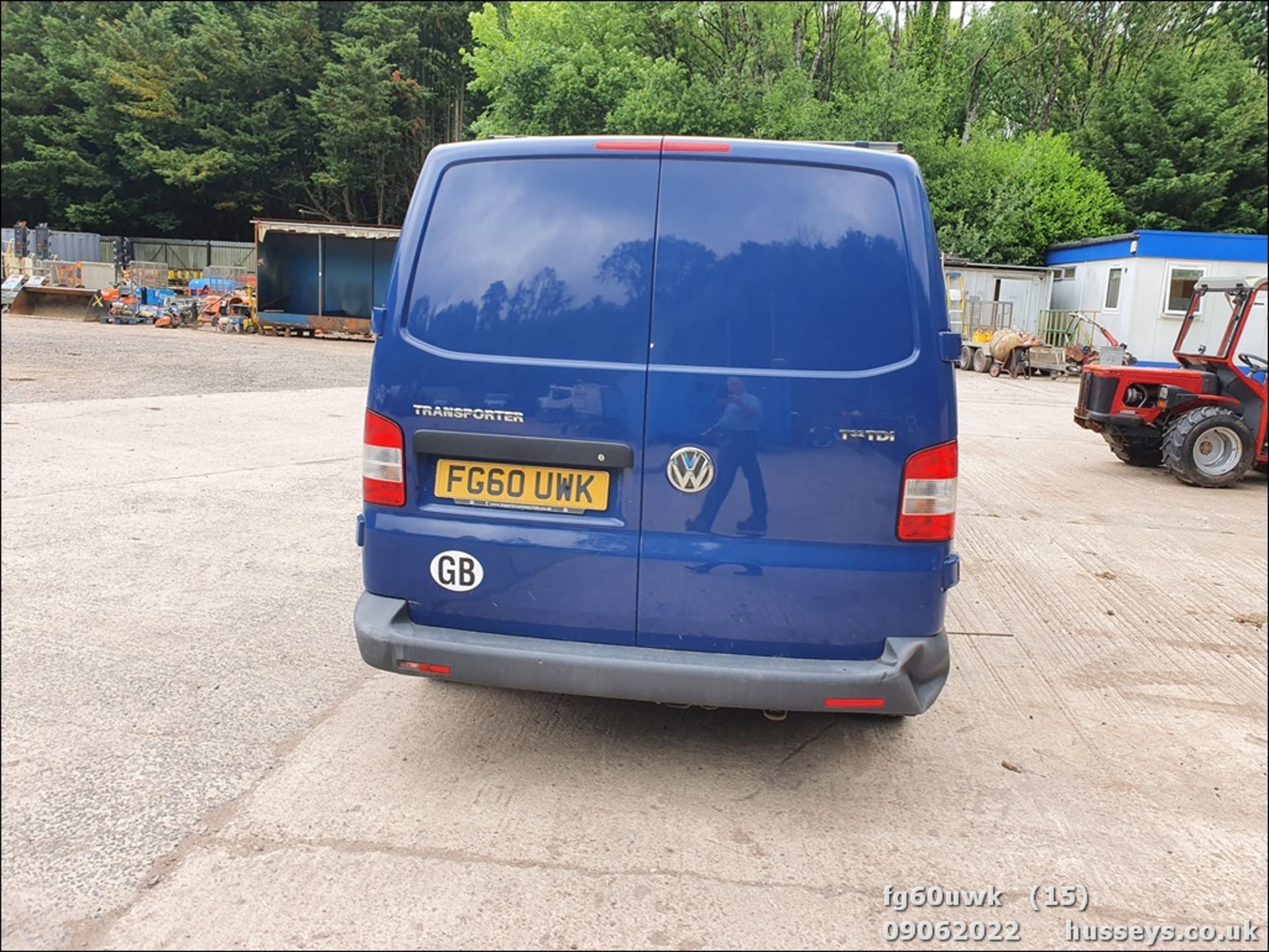 11/60 VOLKSWAGEN TRANSPORTER T32 102 TDI LWB - 1968cc 5dr Van (Blue) - Image 44 of 54