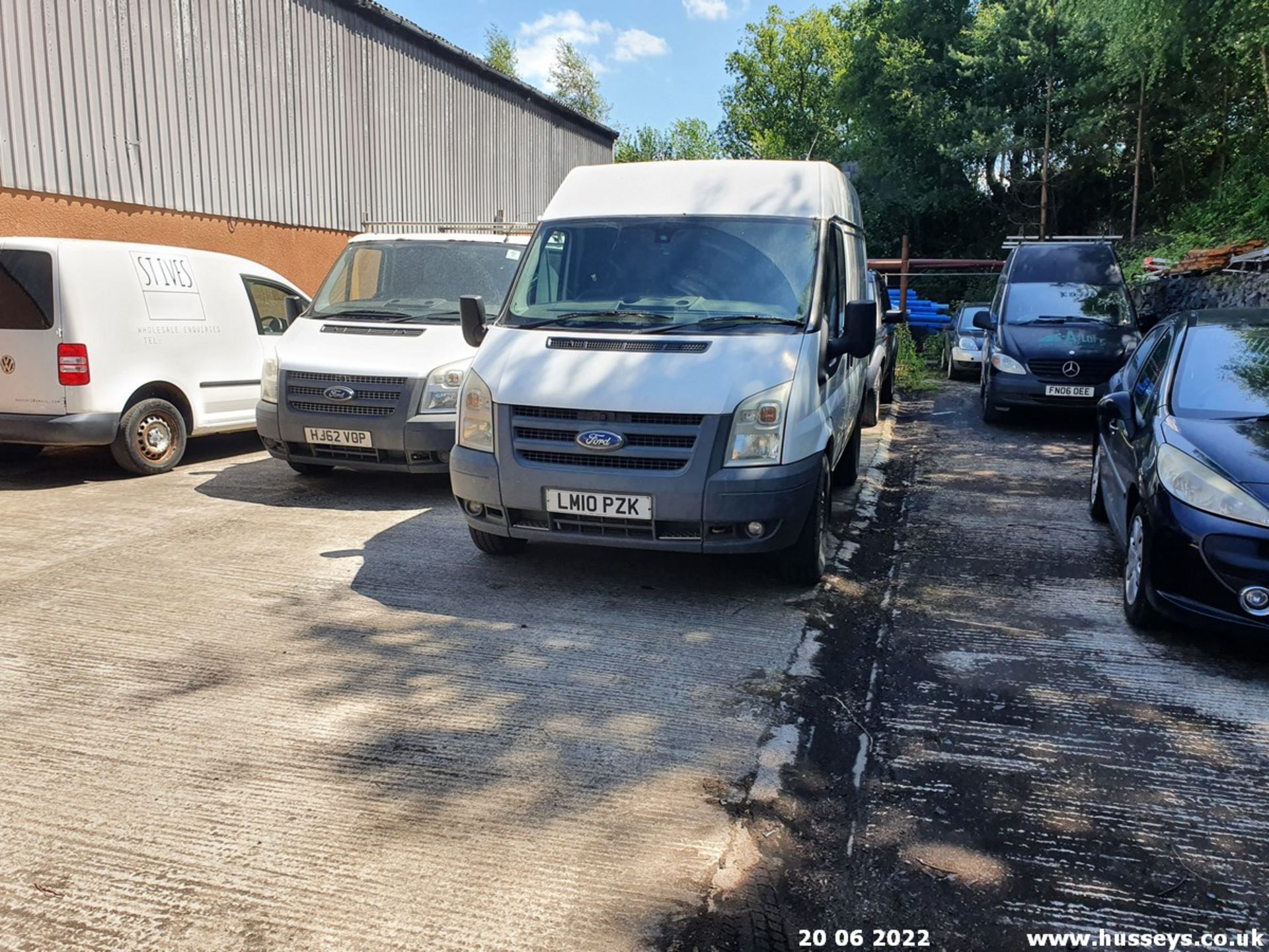 10/10 FORD TRANSIT 140 T330S RWD - 2402cc 5dr Van (White, 160k) - Image 3 of 34