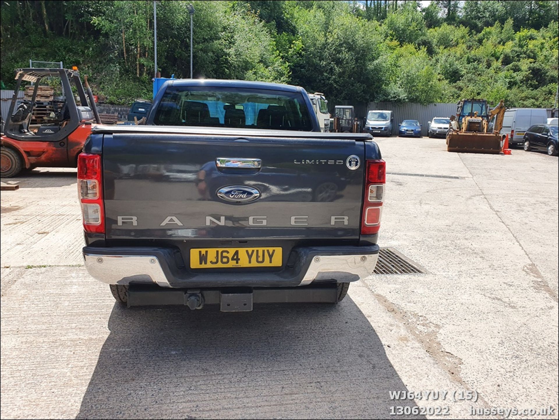 14/64 FORD RANGER LIMITED 4X4 TDCI - 2198cc 4dr 4x4 (Grey, 106k) - Image 15 of 43