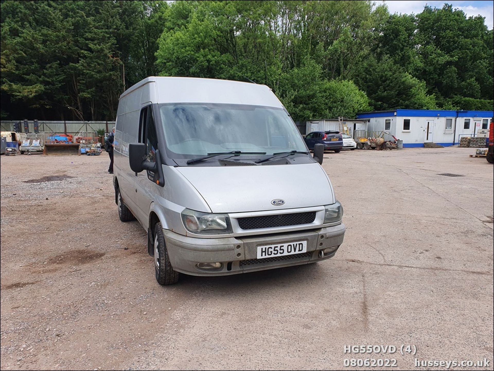 05/55 FORD TRANSIT 280 MWB - 1998cc 2dr Van (Silver) - Image 4 of 34