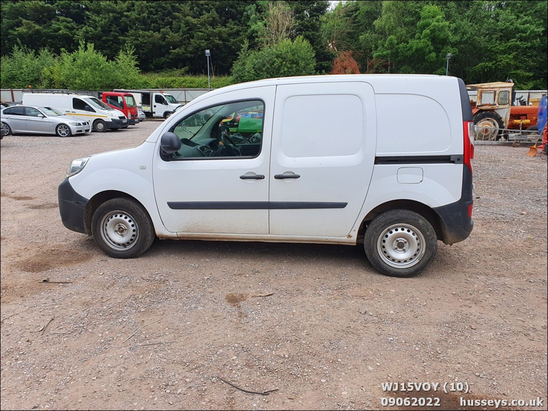 15/15 RENAULT KANGOO ML19 DCI - 1461cc 5dr Van (White) - Image 10 of 36