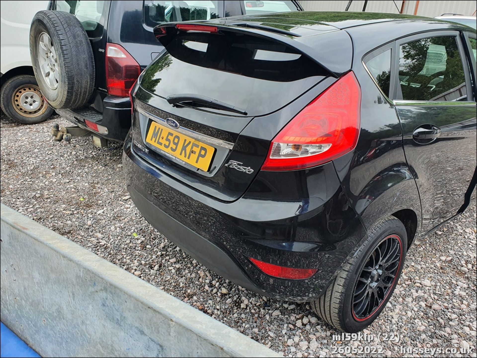 09/59 FORD FIESTA ZETEC 95 - 1388cc 5dr Hatchback (Black) - Image 22 of 24