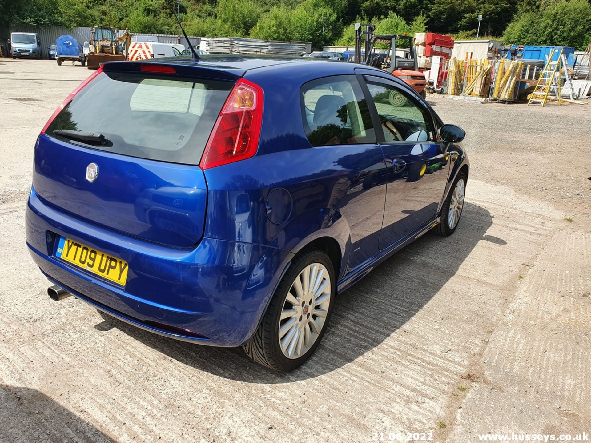 09/09 FIAT G PUNTO SPORTING MULTIJET - 1910cc 3dr Hatchback (Blue, 100k) - Image 16 of 26