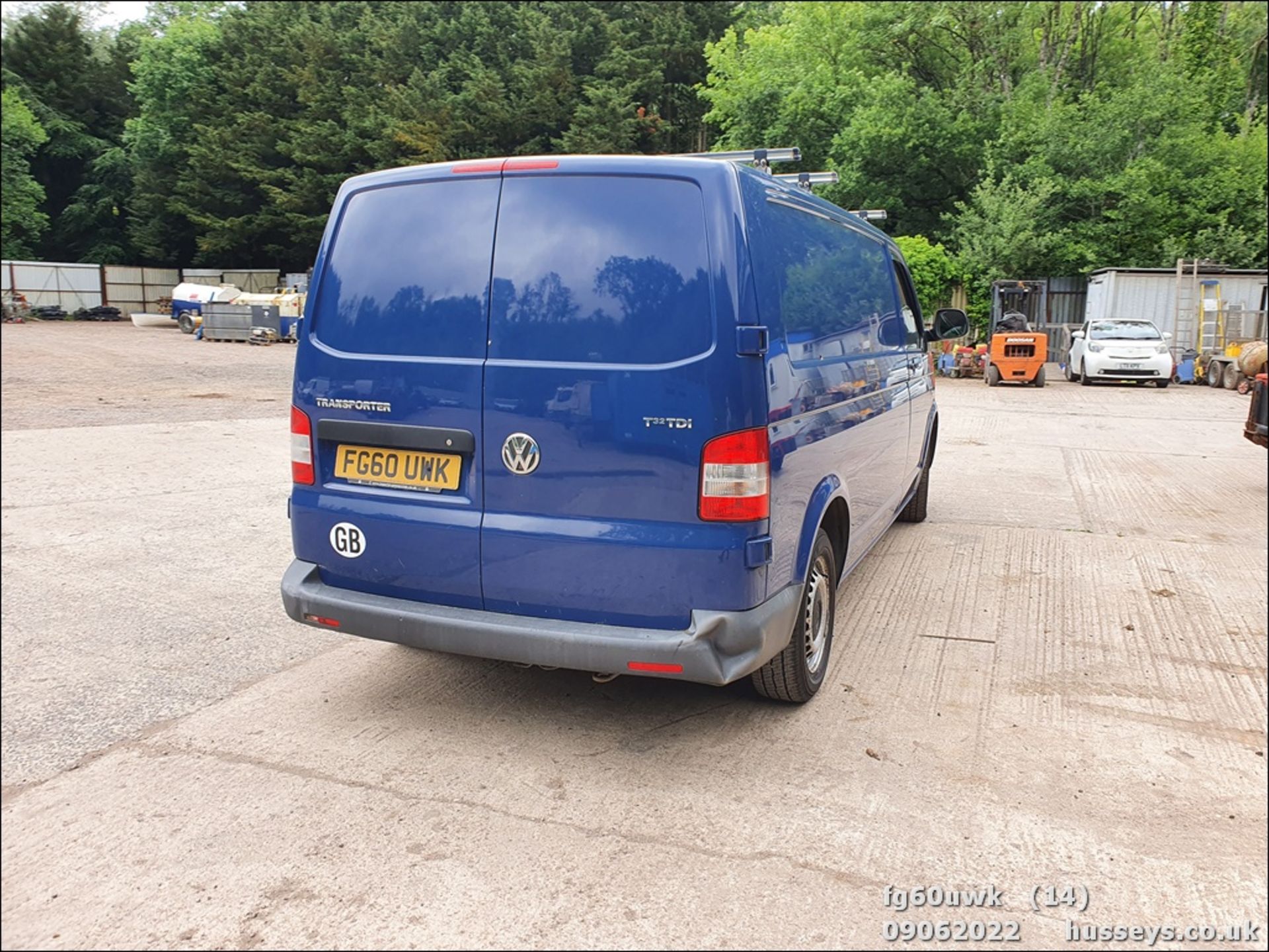 11/60 VOLKSWAGEN TRANSPORTER T32 102 TDI LWB - 1968cc 5dr Van (Blue) - Image 43 of 54