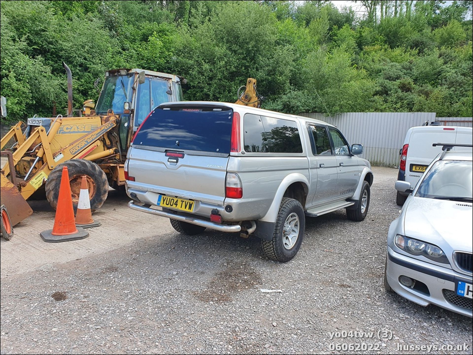 04/04 MITSUBISHI L200 WARRIOR LWB - 2477cc 2dr 4x4 (Silver, 140k) - Image 4 of 33