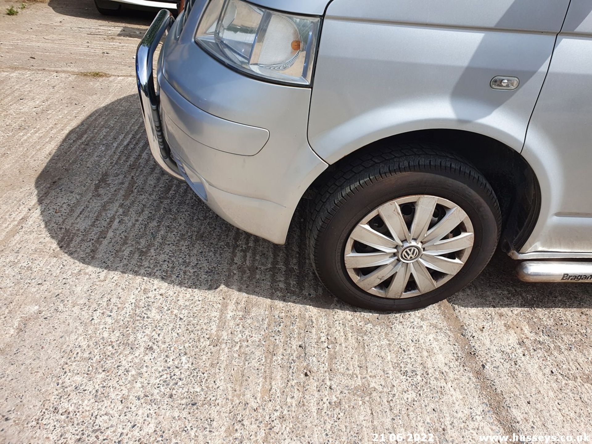 05/05 VOLKSWAGEN TRANSPORTER T30 104 TDI LWB - 1896cc 4dr Minibus (Silver, 161k) - Image 31 of 32