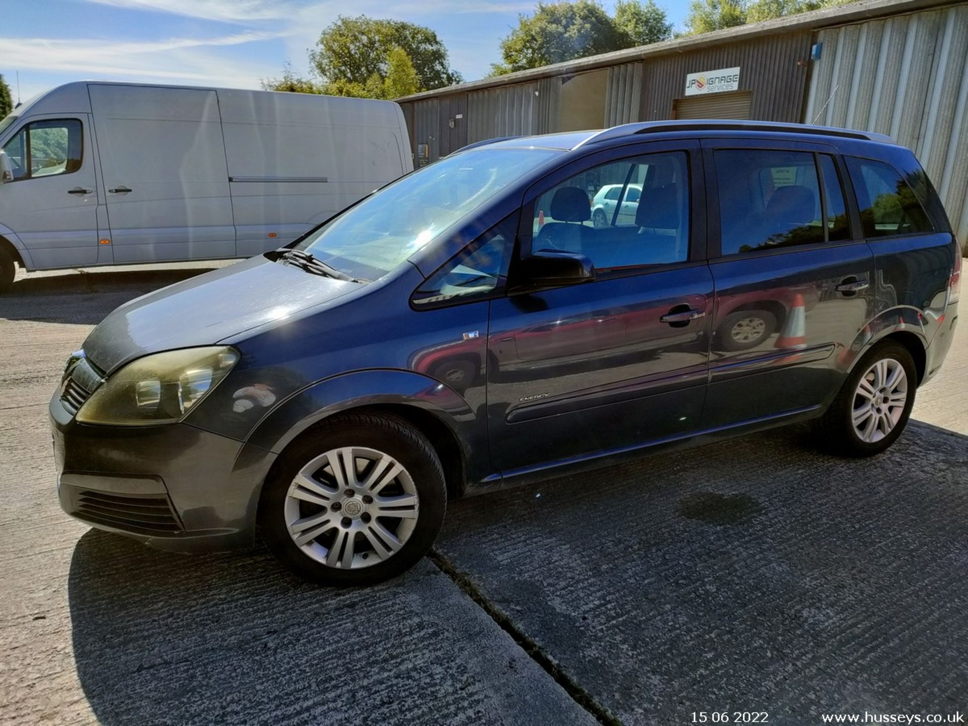 06/56 VAUXHALL ZAFIRA ENERGY CDTI - 1910cc 5dr MPV (Blue, 132k) - Image 6 of 21