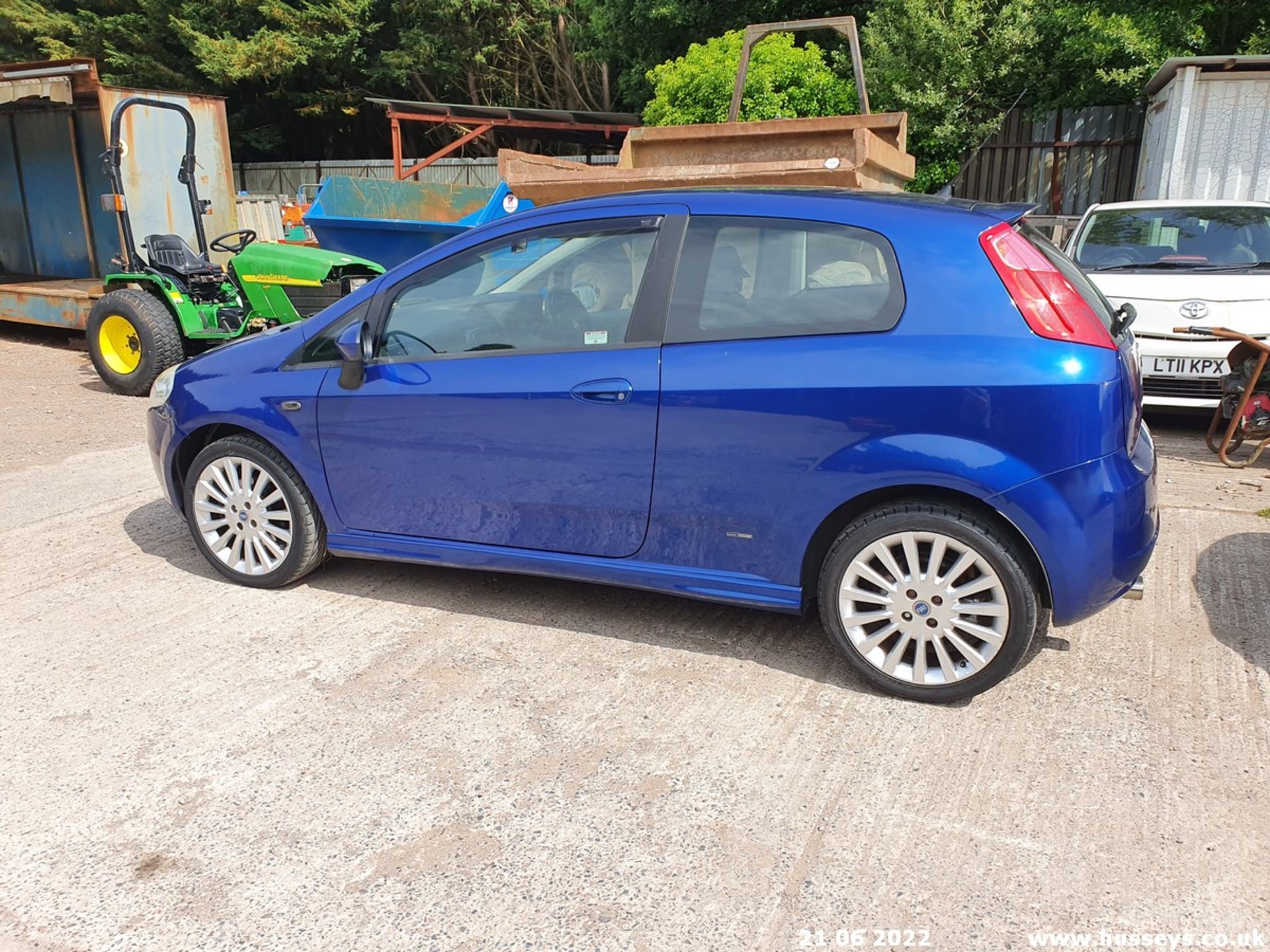 09/09 FIAT G PUNTO SPORTING MULTIJET - 1910cc 3dr Hatchback (Blue, 100k) - Image 4 of 26