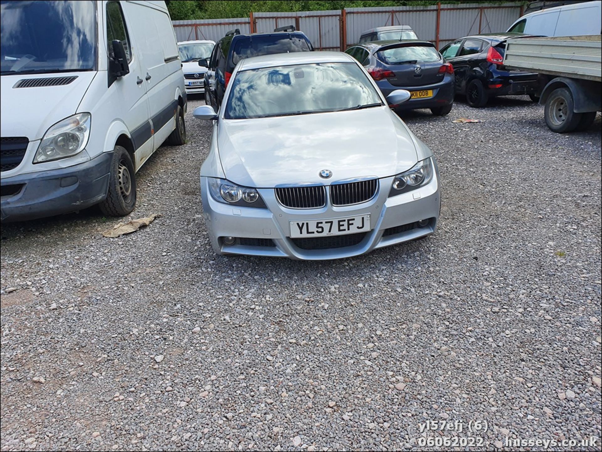 08/57 BMW 330D M SPORT AUTO - 2993cc 4dr Saloon (Silver) - Image 7 of 40