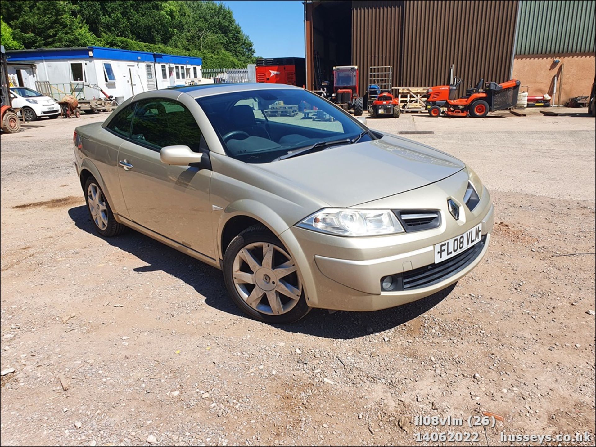 08/08 RENAULT MEGANE DYNAMIQUE DCI 106 - 1461cc 2dr Convertible (Gold, 71k) - Image 26 of 43