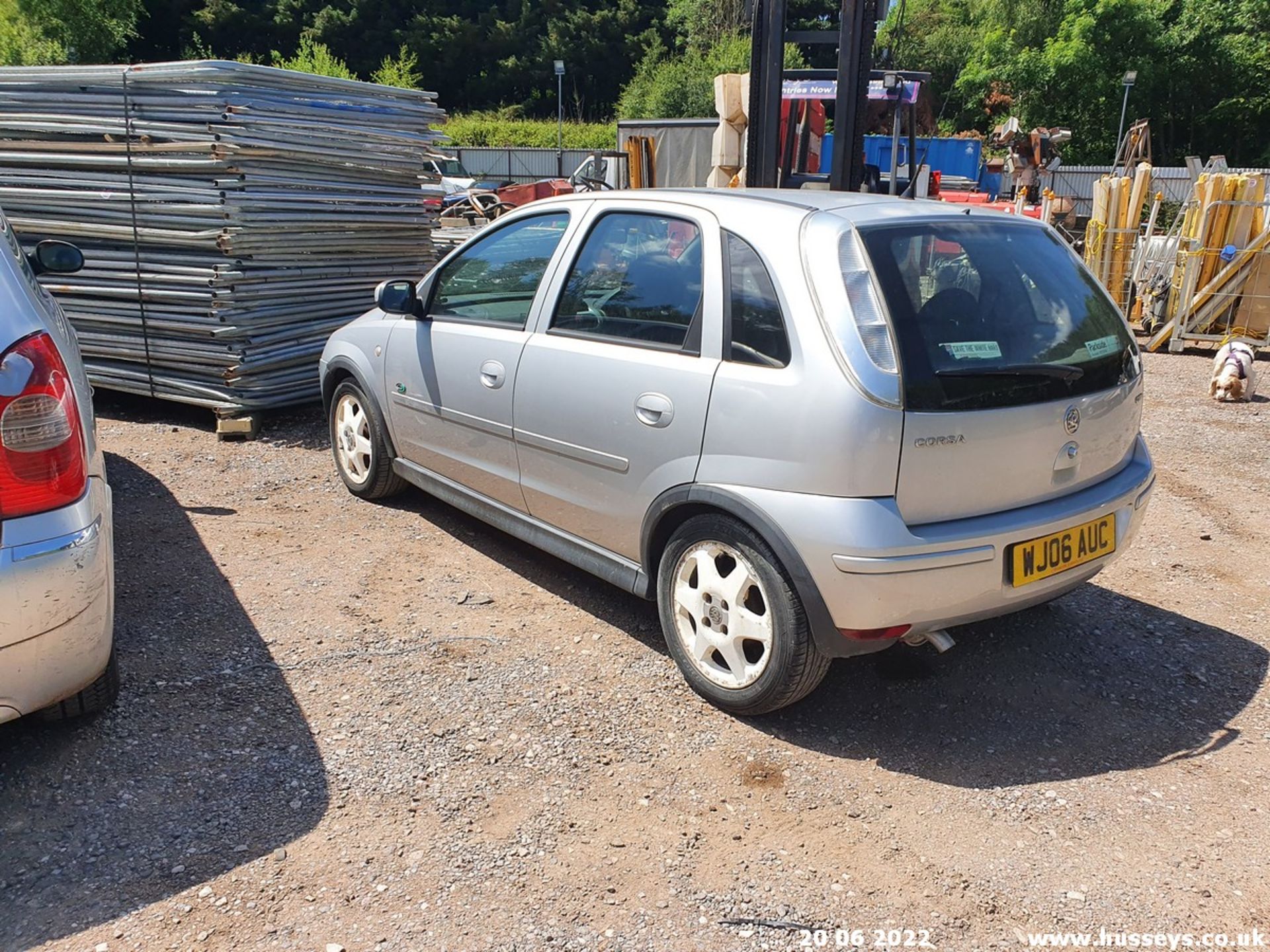 06/06 VAUXHALL CORSA ACTIVE CDTI - 1248cc 5dr Hatchback (Silver, 109k) - Image 11 of 29