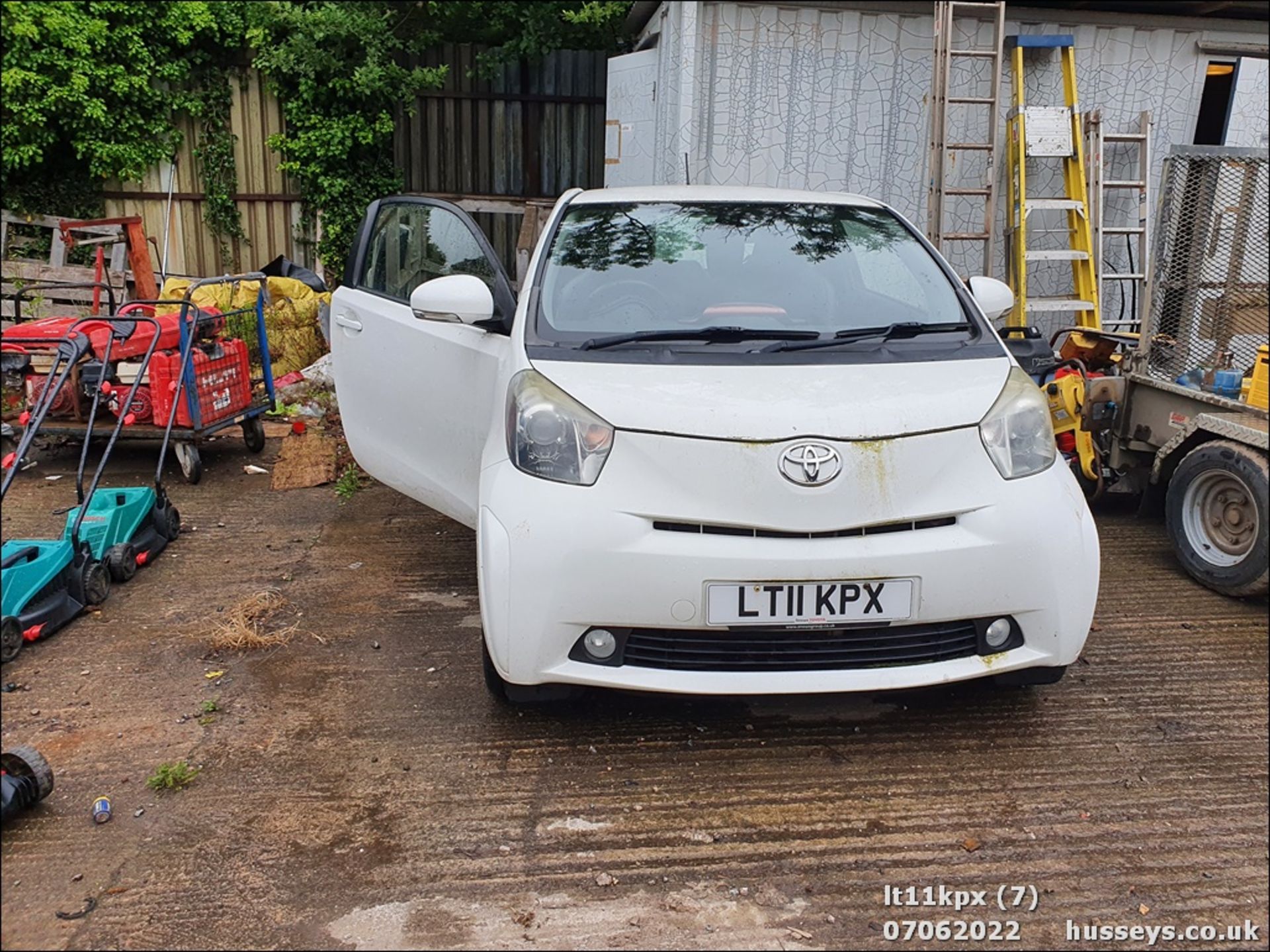 11/11 TOYOTA IQ2 VVT-I CVT - 998cc 3dr Hatchback (White, 34k) - Image 7 of 27