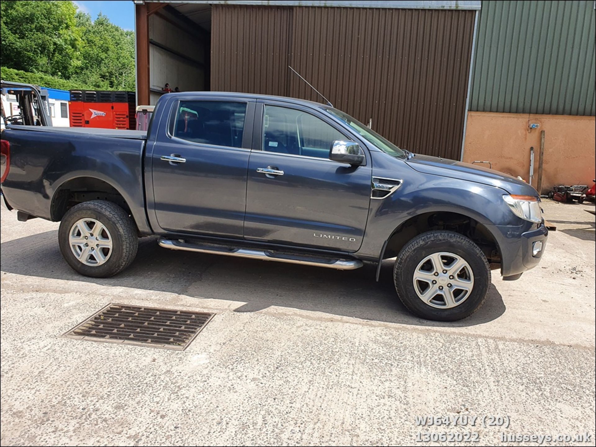 14/64 FORD RANGER LIMITED 4X4 TDCI - 2198cc 4dr 4x4 (Grey, 106k) - Image 20 of 43