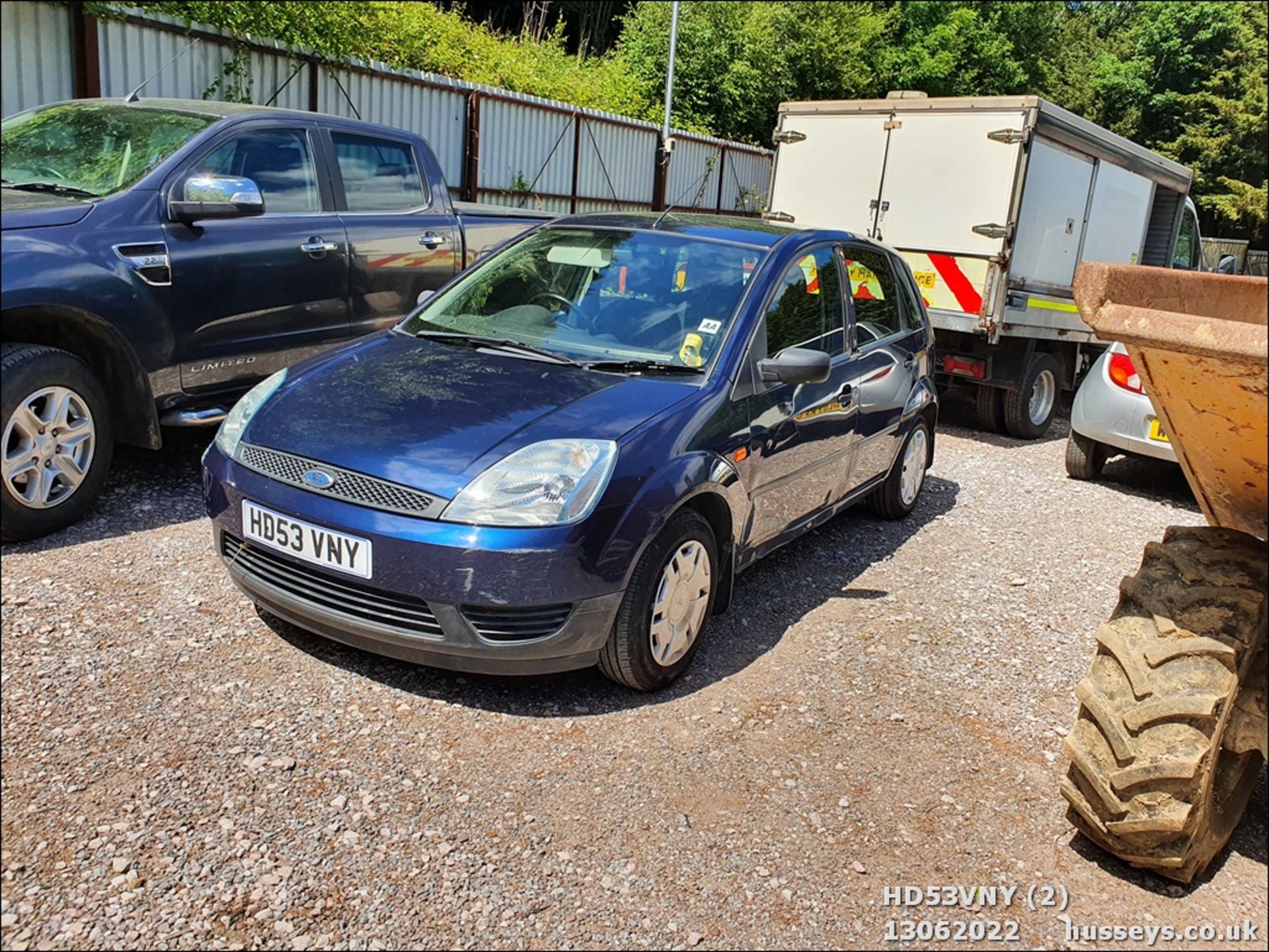 04/53 FORD FIESTA LX - 1388cc 5dr Hatchback (Blue, 56k) - Image 2 of 28