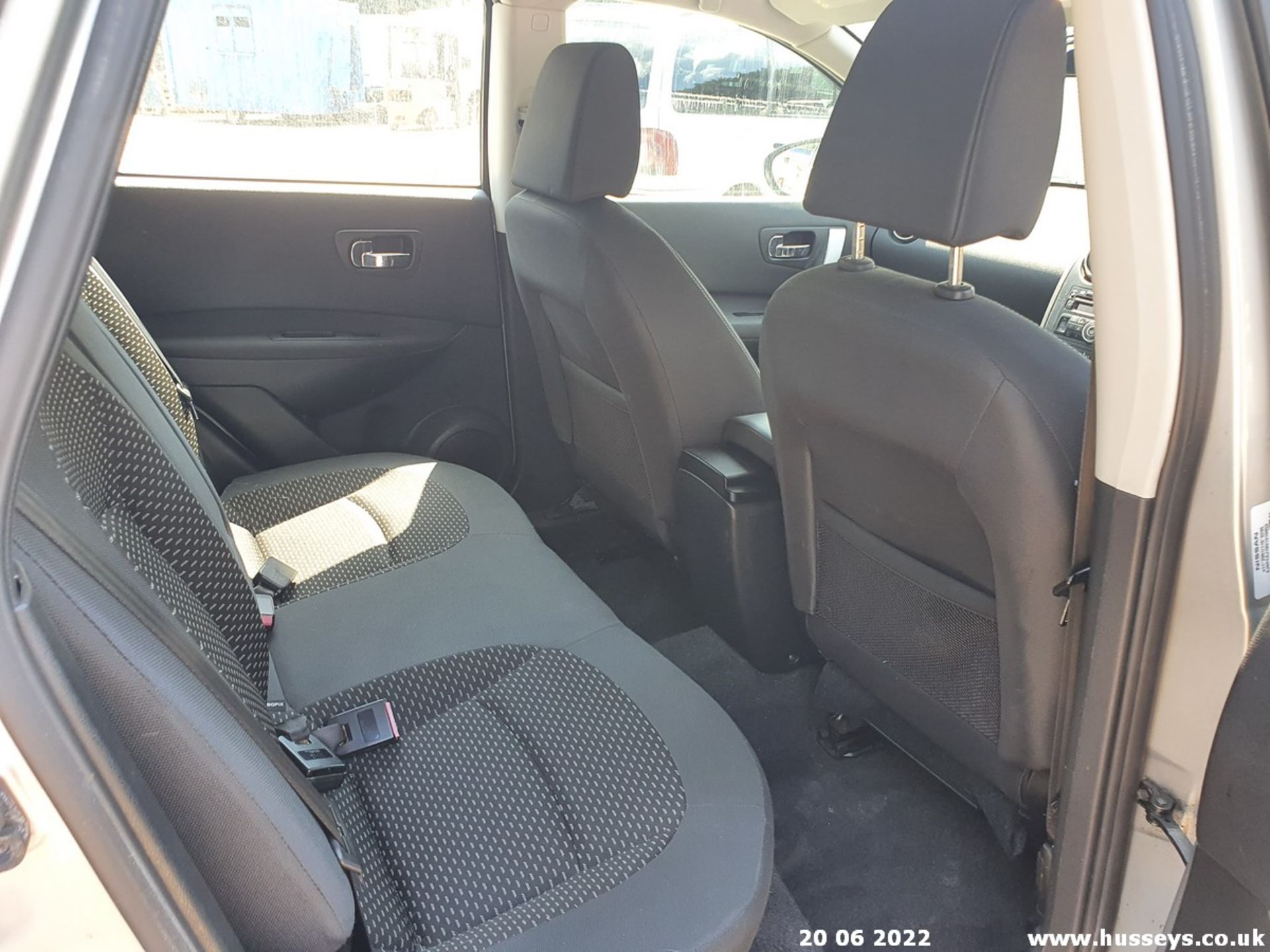 08/08 NISSAN QASHQAI ACENTA DCI 2WD - 1461cc 5dr Hatchback (Silver, 142k) - Image 20 of 38
