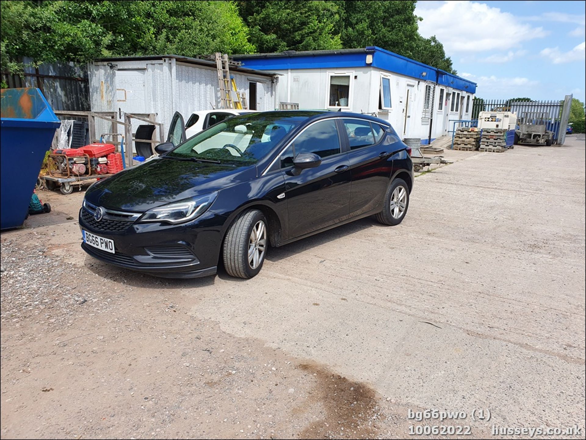 16/66 VAUXHALL ASTRA TECH LINE CDTI EFLE - 1598cc 5dr Hatchback (Black, 96k) - Image 2 of 29