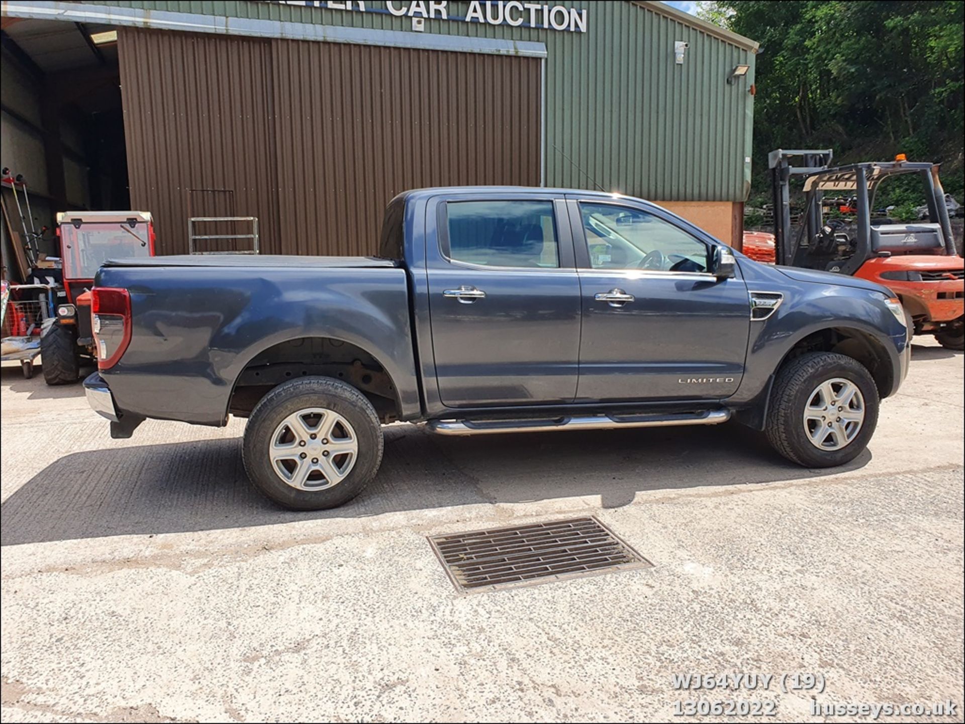 14/64 FORD RANGER LIMITED 4X4 TDCI - 2198cc 4dr 4x4 (Grey, 106k) - Image 19 of 43