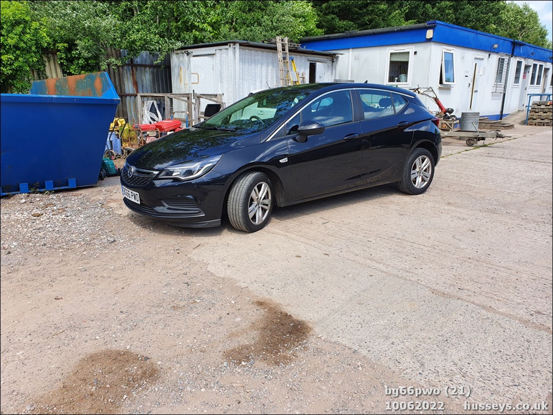 16/66 VAUXHALL ASTRA TECH LINE CDTI EFLE - 1598cc 5dr Hatchback (Black, 96k) - Image 21 of 29