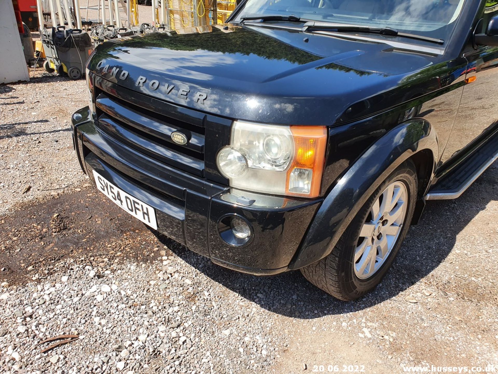 04/54 LAND ROVER DISCOVERY 3 TDV6 SE - 2720cc 5dr Estate (Black) - Image 4 of 28