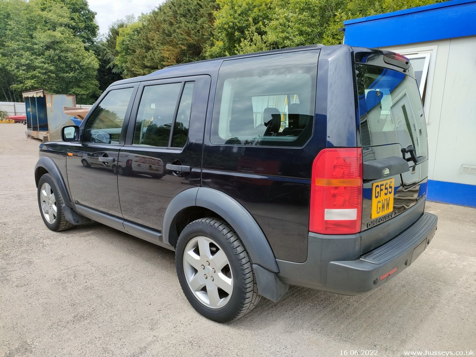 05/55 LAND ROVER DISCOVERY 3 TDV6 AUTO - 2720cc 5dr Estate (Blue, 175k) - Image 7 of 22