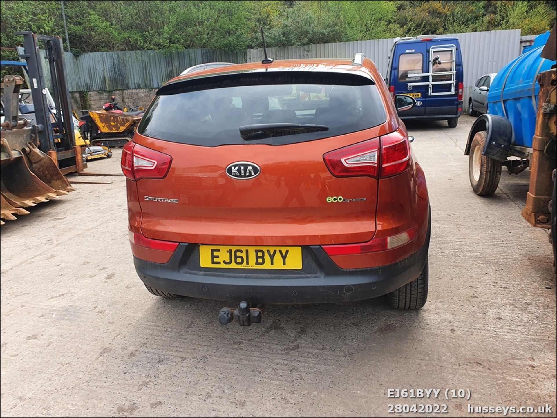 11/61 KIA SPORTAGE 3 SAT NAV CRDI - 1685cc 5dr Estate (Orange, 192k) - Image 10 of 27