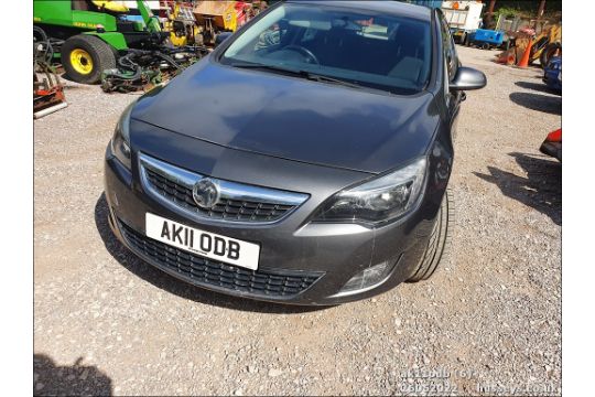 11/11 VAUXHALL ASTRA SRI CDTI 157 - 1956cc 5dr Hatchback (Grey, 105k) - Image 6 of 33