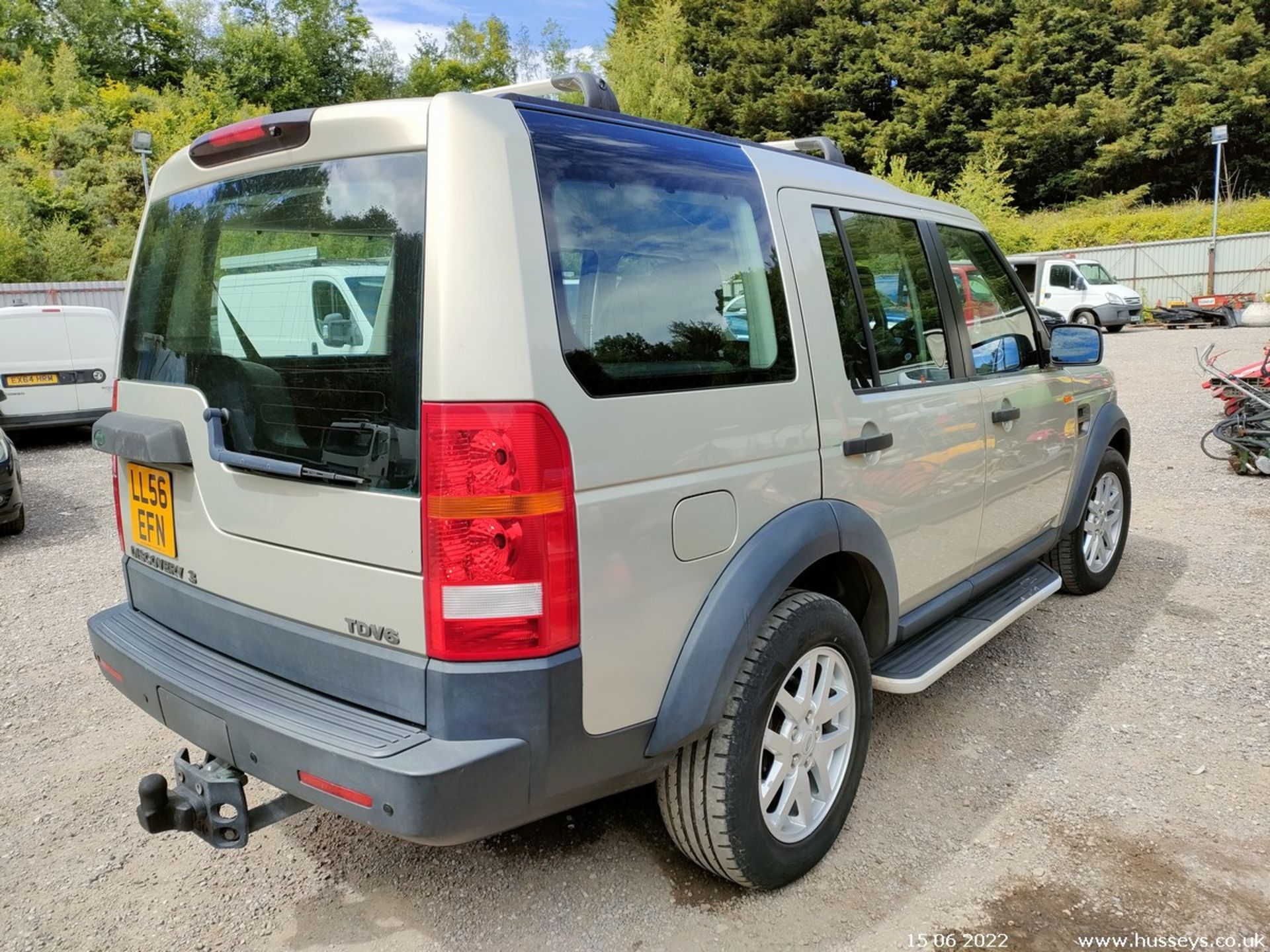 2007 LAND ROVER DISCOVERY - 2720cc 5dr Estate (Gold) - Image 7 of 25