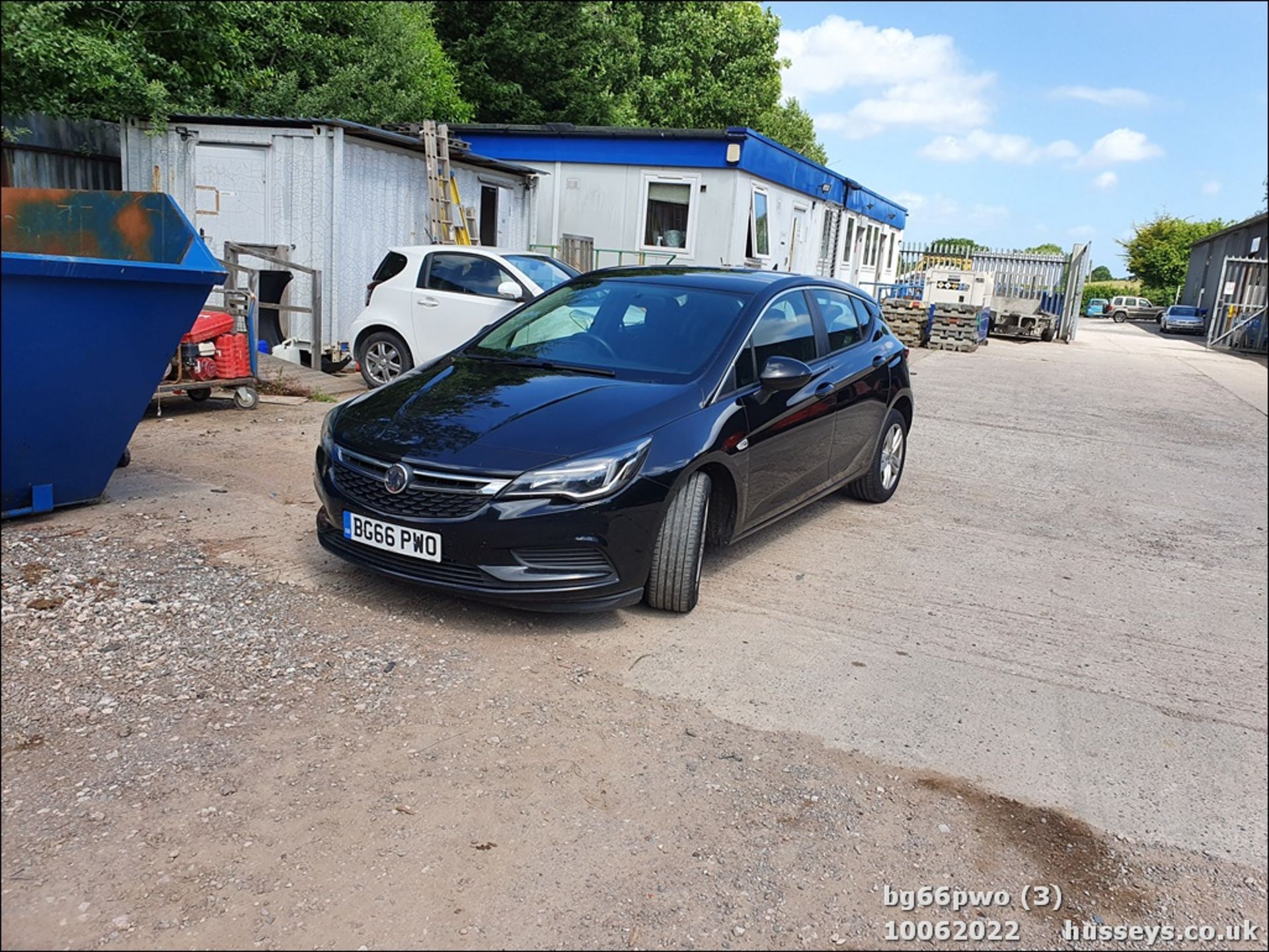 16/66 VAUXHALL ASTRA TECH LINE CDTI EFLE - 1598cc 5dr Hatchback (Black, 96k) - Image 3 of 29