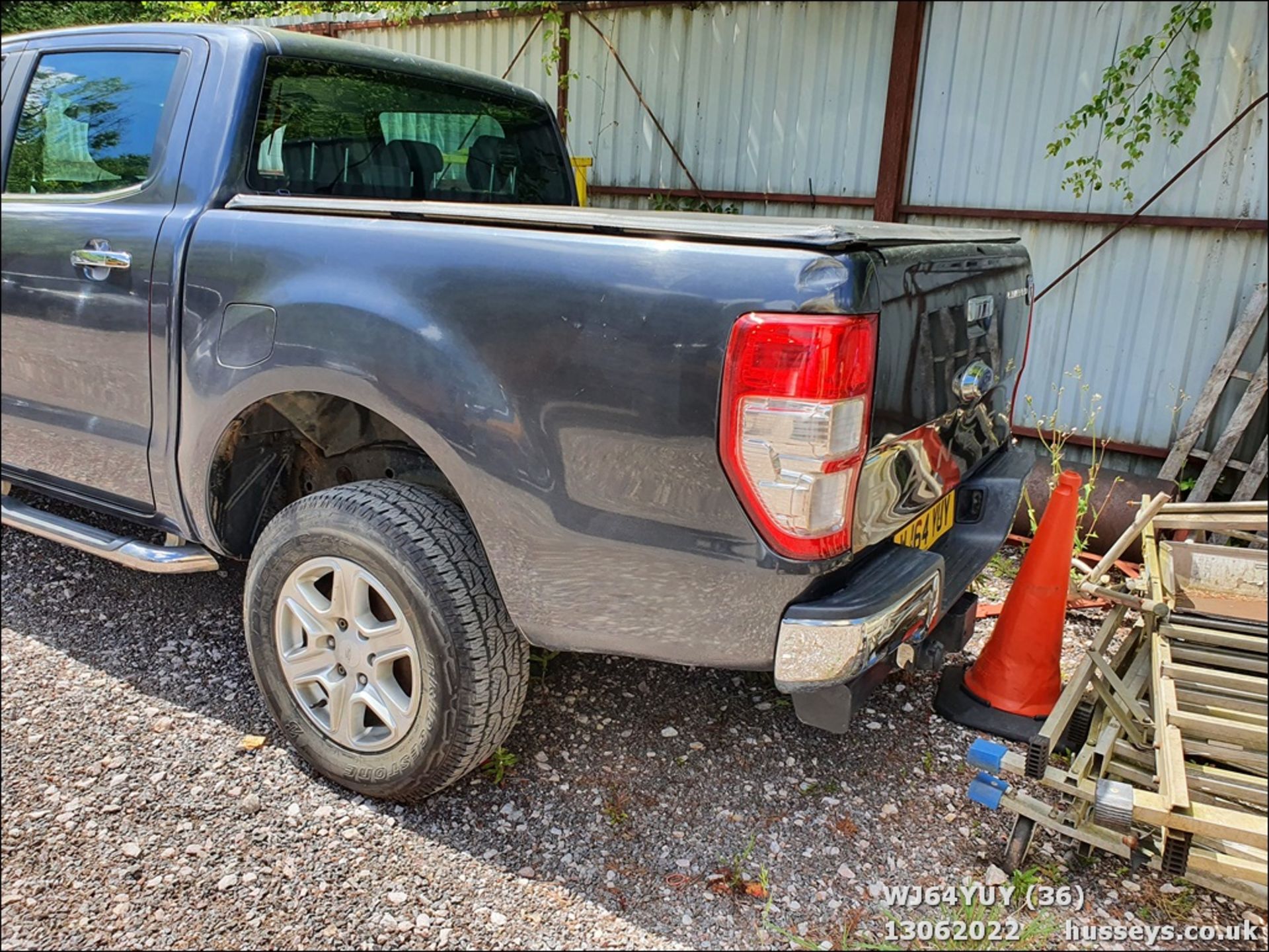 14/64 FORD RANGER LIMITED 4X4 TDCI - 2198cc 4dr 4x4 (Grey, 106k) - Image 34 of 43