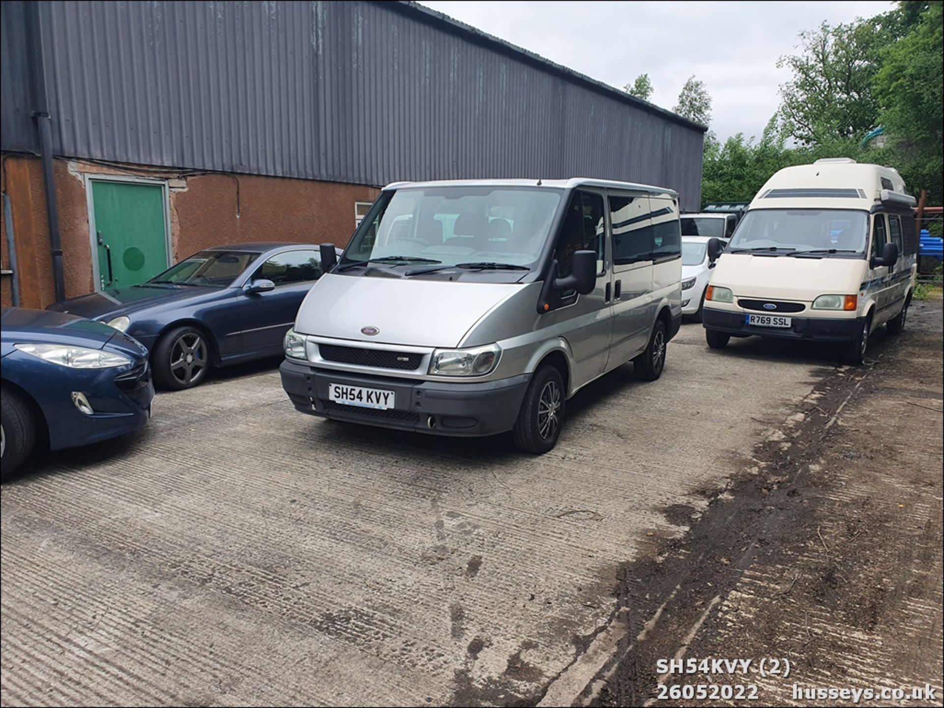 04/54 FORD TOURNEO GLX 280 SWB - 1998cc 5dr Minibus (Silver) - Image 3 of 34