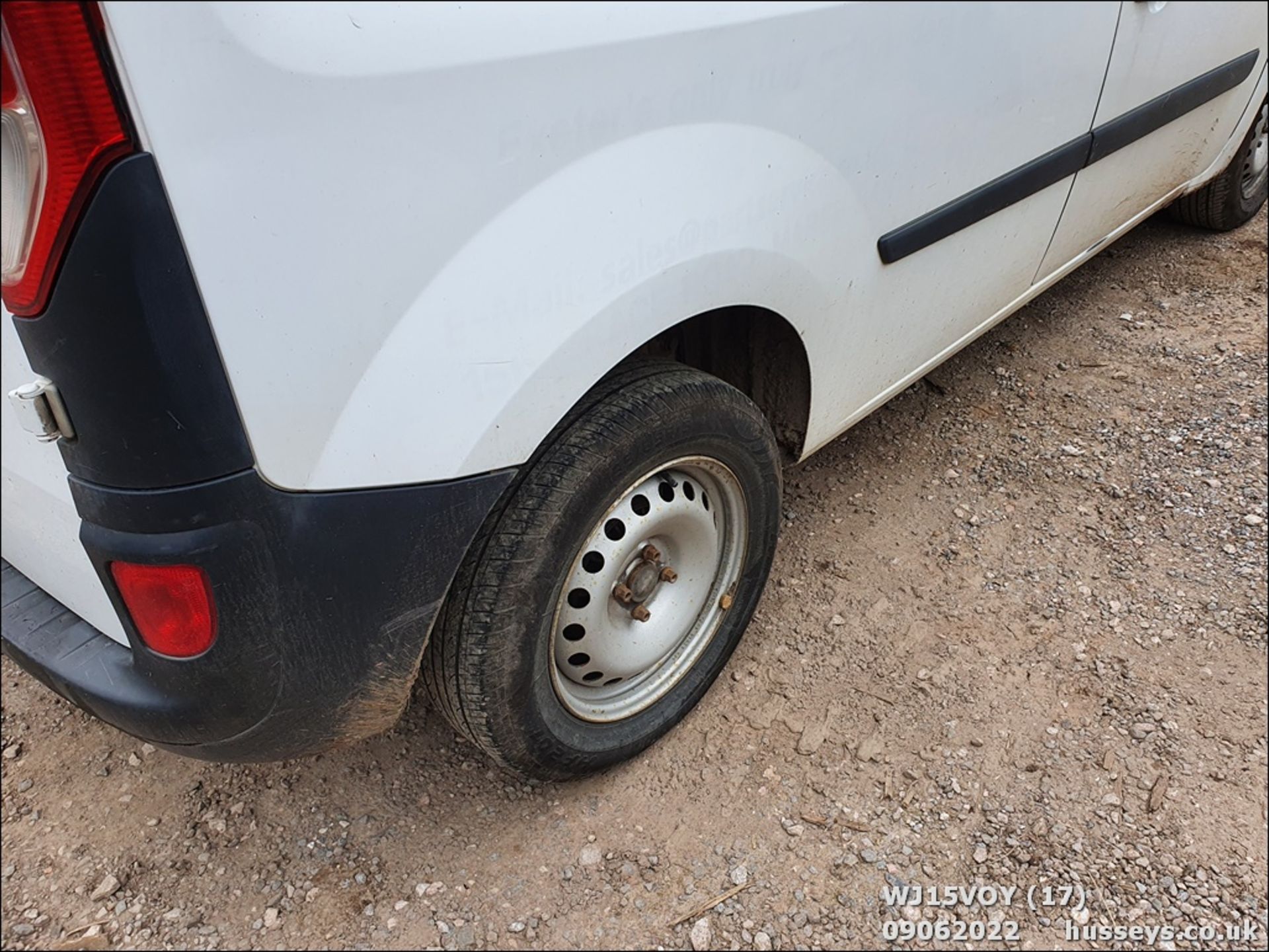 15/15 RENAULT KANGOO ML19 DCI - 1461cc 5dr Van (White) - Image 17 of 36