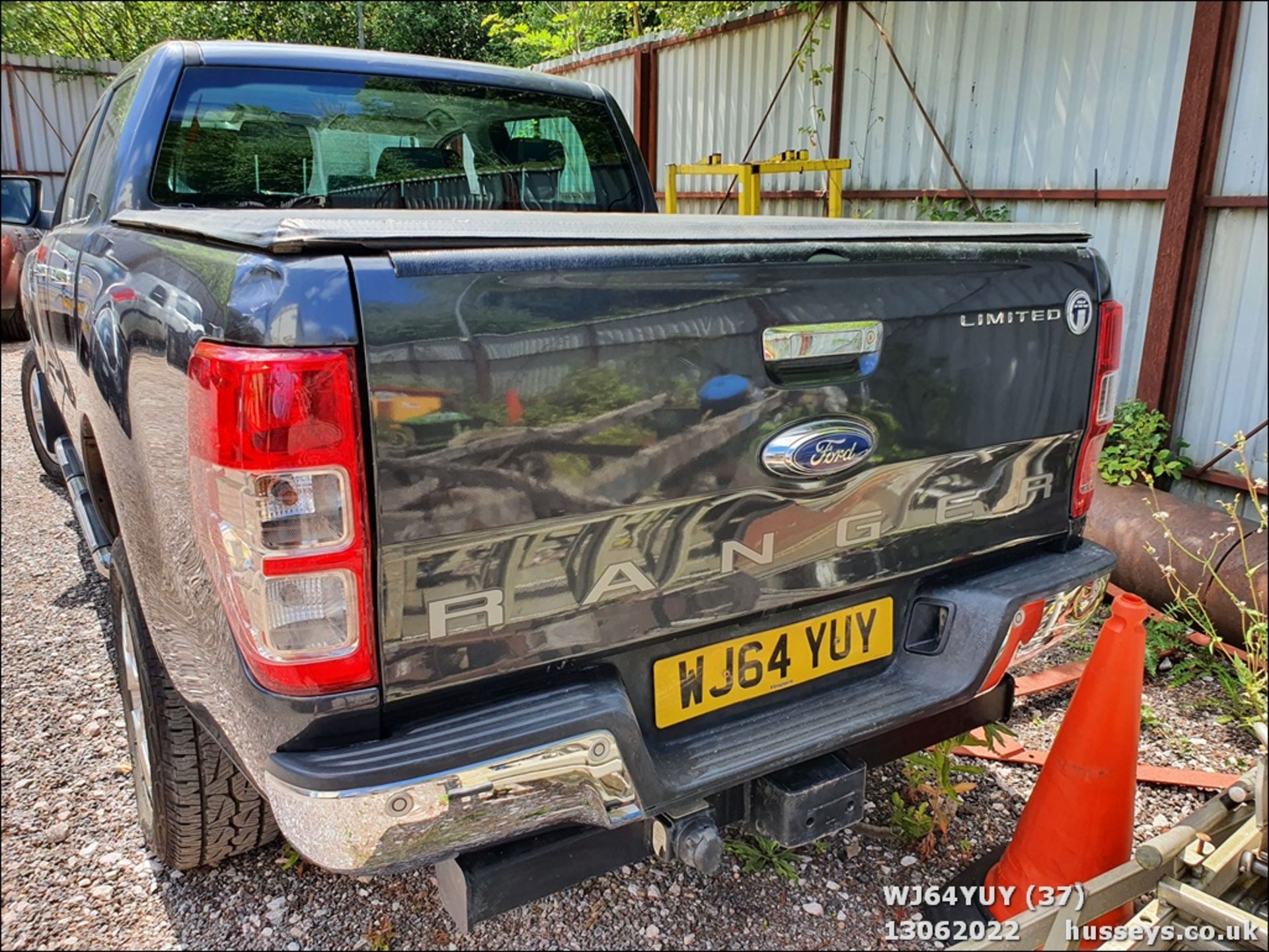 14/64 FORD RANGER LIMITED 4X4 TDCI - 2198cc 4dr 4x4 (Grey, 106k) - Image 35 of 43