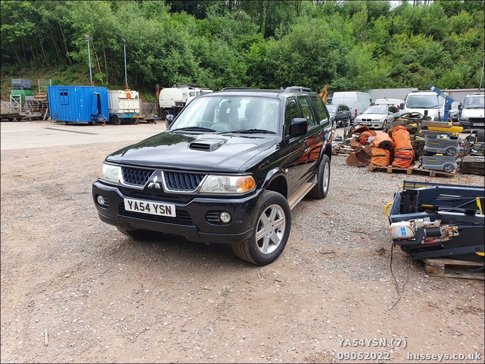 04/54 MITSUBISHI SHOGUN SPORT WARRIOR TD - 2477cc 5dr Estate (Black, 97k) - Image 7 of 29