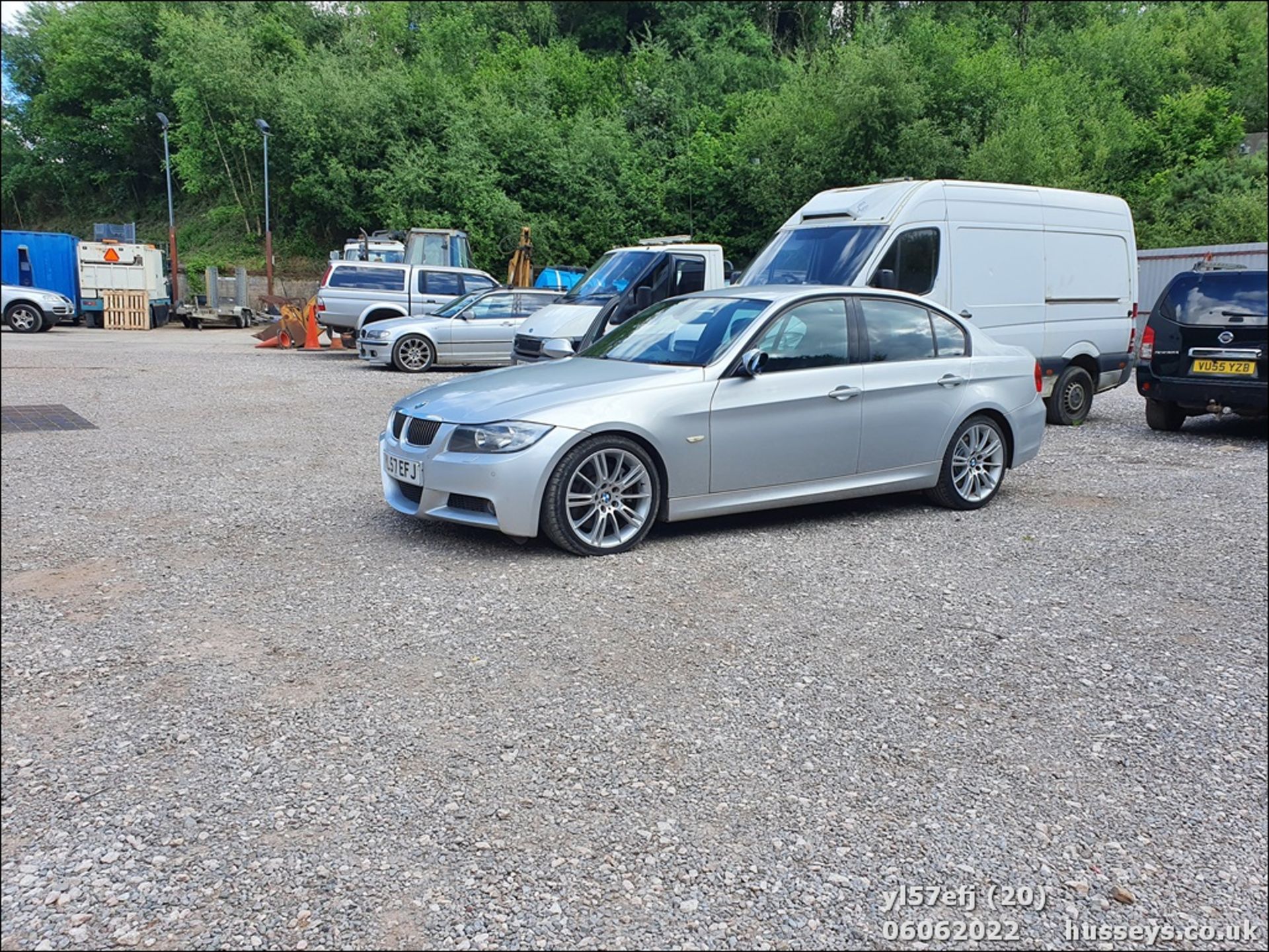 08/57 BMW 330D M SPORT AUTO - 2993cc 4dr Saloon (Silver) - Image 20 of 40