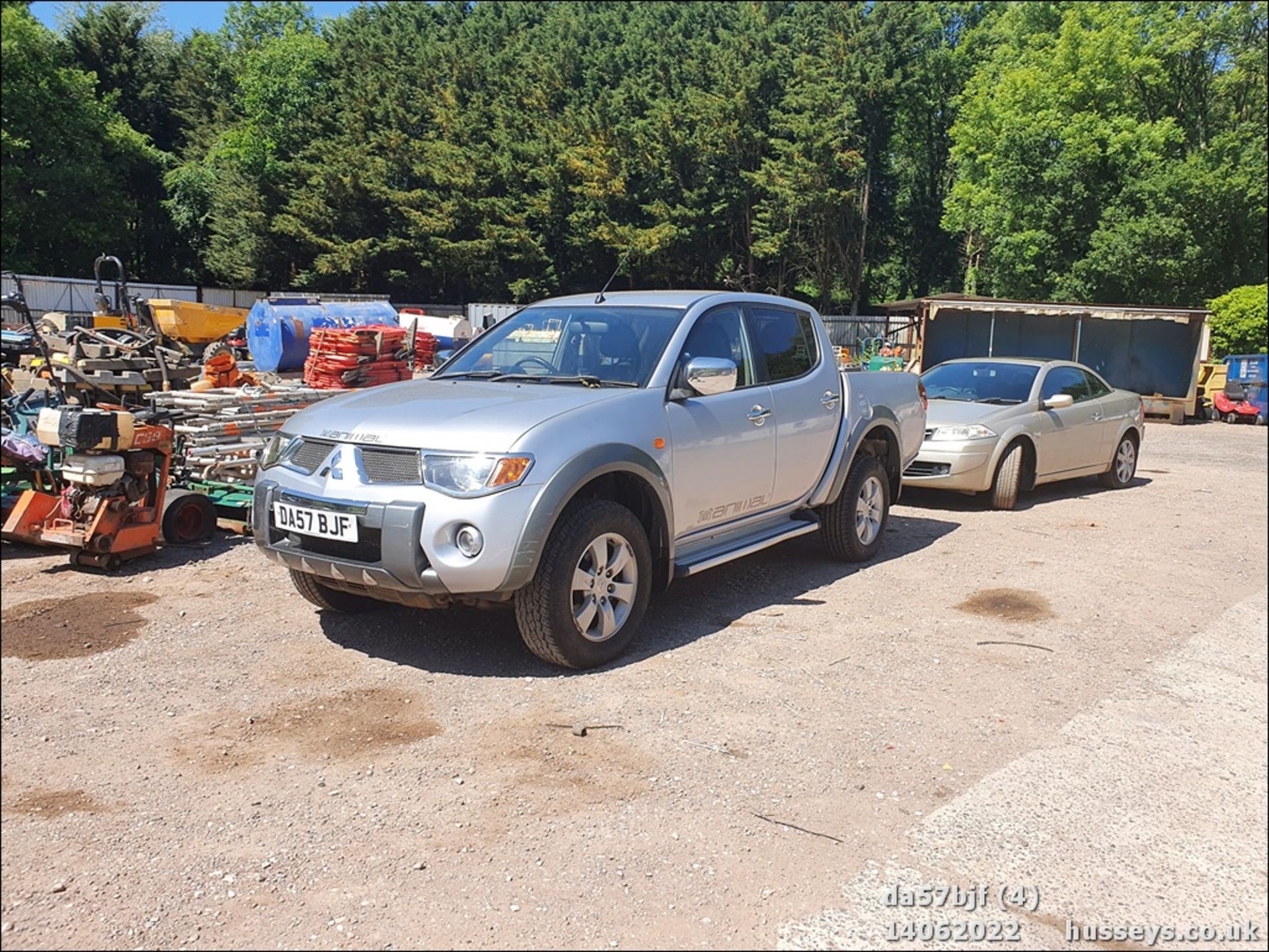 07/57 MITSUBISHI L200 ANIMAL DI-D D/C - 2477cc 4dr 4x4 (Silver, 96k) - Image 4 of 26