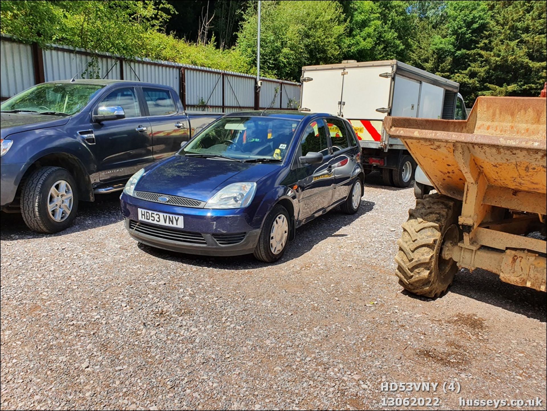 04/53 FORD FIESTA LX - 1388cc 5dr Hatchback (Blue, 56k) - Image 4 of 28