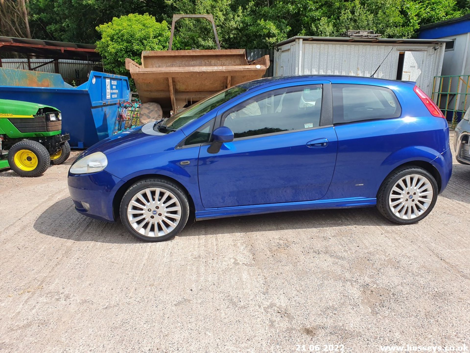 09/09 FIAT G PUNTO SPORTING MULTIJET - 1910cc 3dr Hatchback (Blue, 100k) - Image 6 of 26