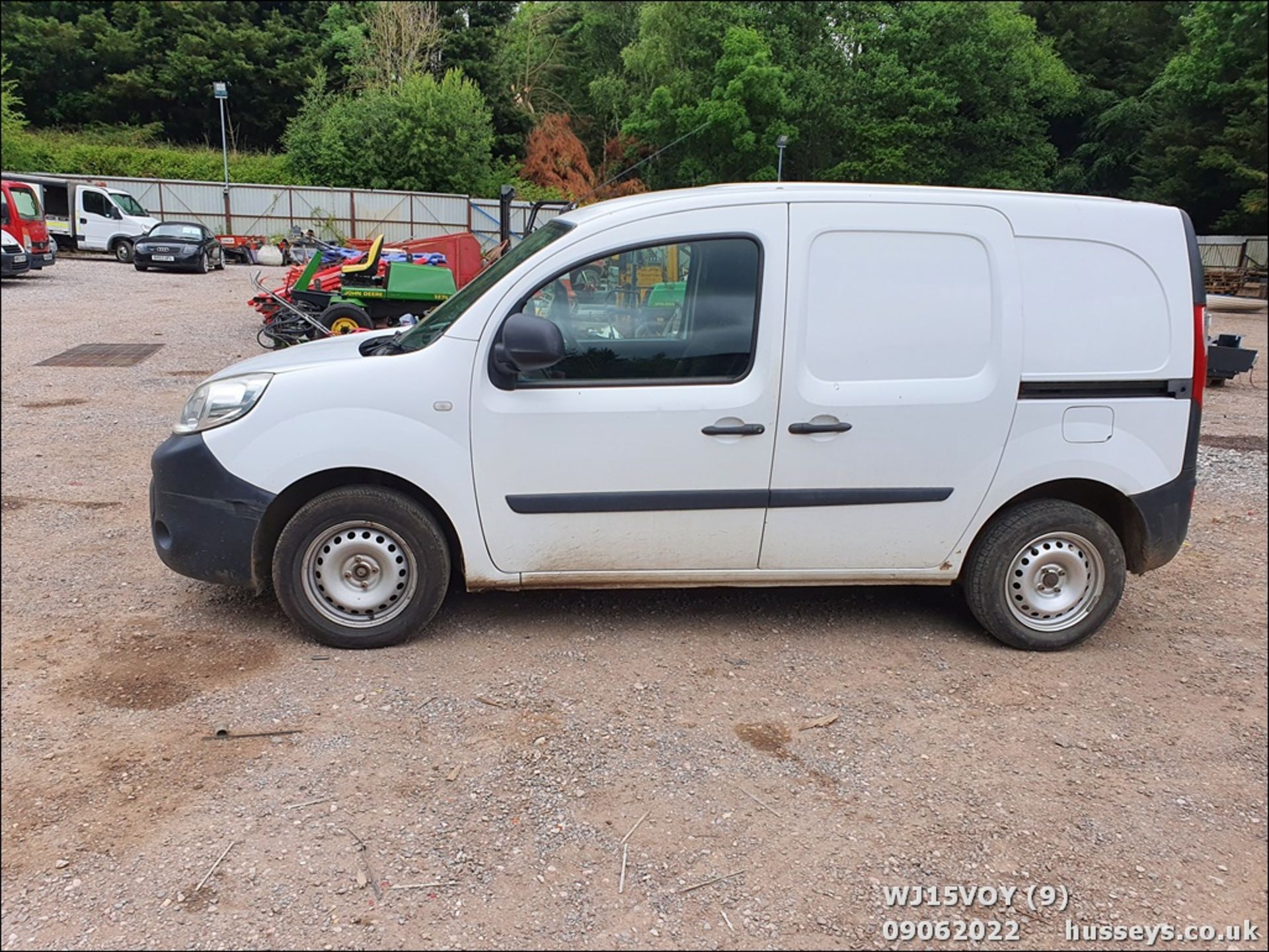 15/15 RENAULT KANGOO ML19 DCI - 1461cc 5dr Van (White) - Image 9 of 36