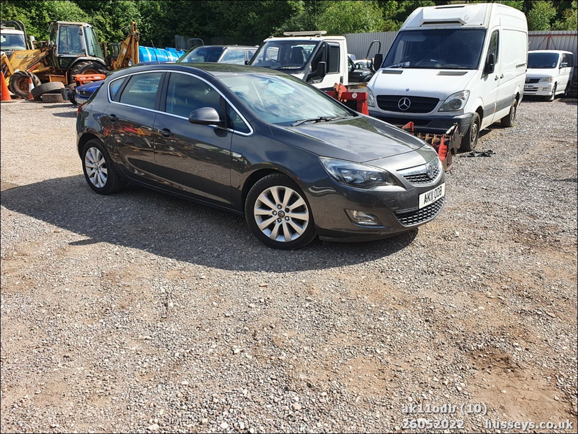 11/11 VAUXHALL ASTRA SRI CDTI 157 - 1956cc 5dr Hatchback (Grey, 105k) - Image 10 of 33