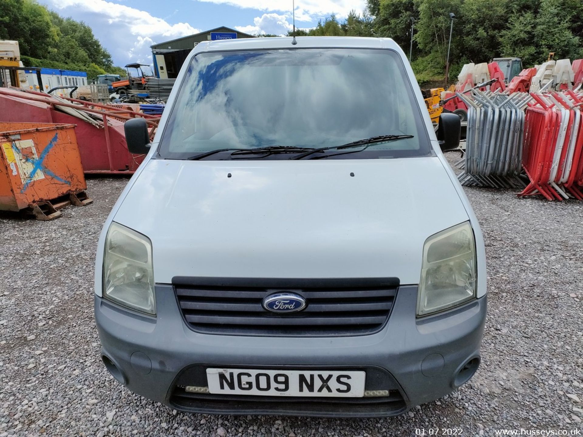 09/09 FORD TRANSIT CONNECT 90 T220 D/C - 1753cc 6dr Van (White) - Image 3 of 25