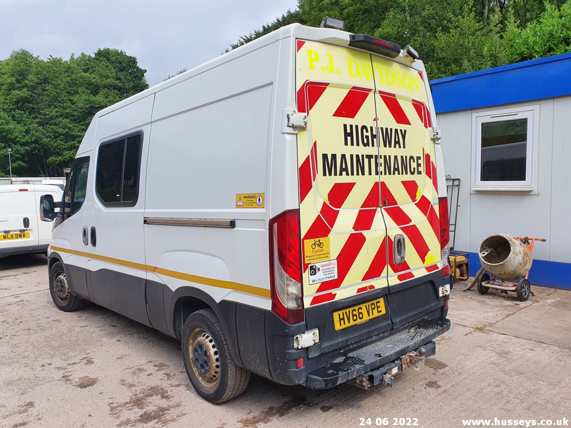 16/66 IVECO DAILY 35S18V - 2998cc Van (White, 129k) - Image 11 of 36