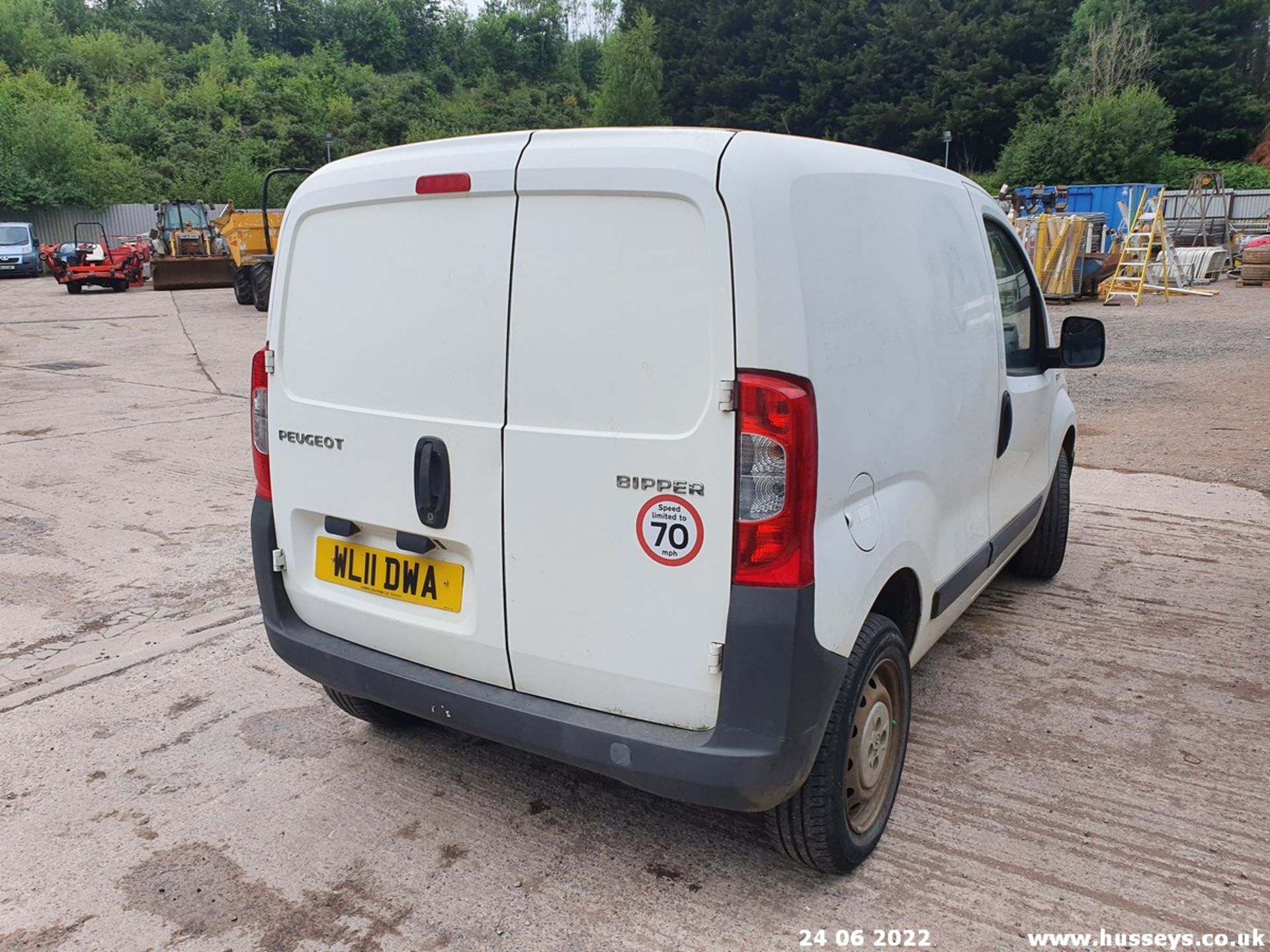 11/11 PEUGEOT BIPPER S HDI - 1399cc 5dr Van (White, 79k) - Image 16 of 37