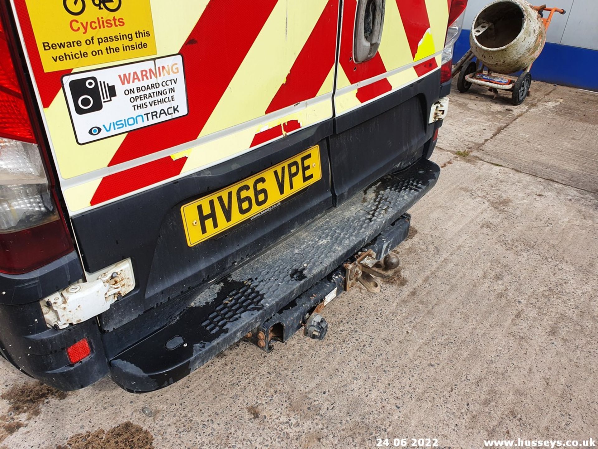 16/66 IVECO DAILY 35S18V - 2998cc Van (White, 129k) - Image 32 of 36