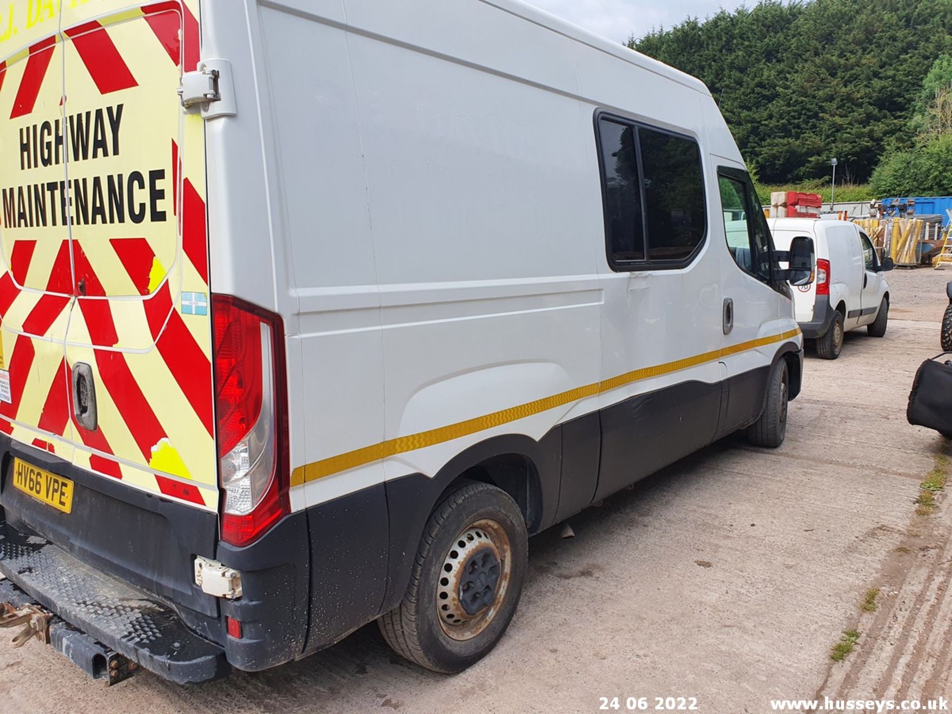 16/66 IVECO DAILY 35S18V - 2998cc Van (White, 129k) - Image 16 of 36