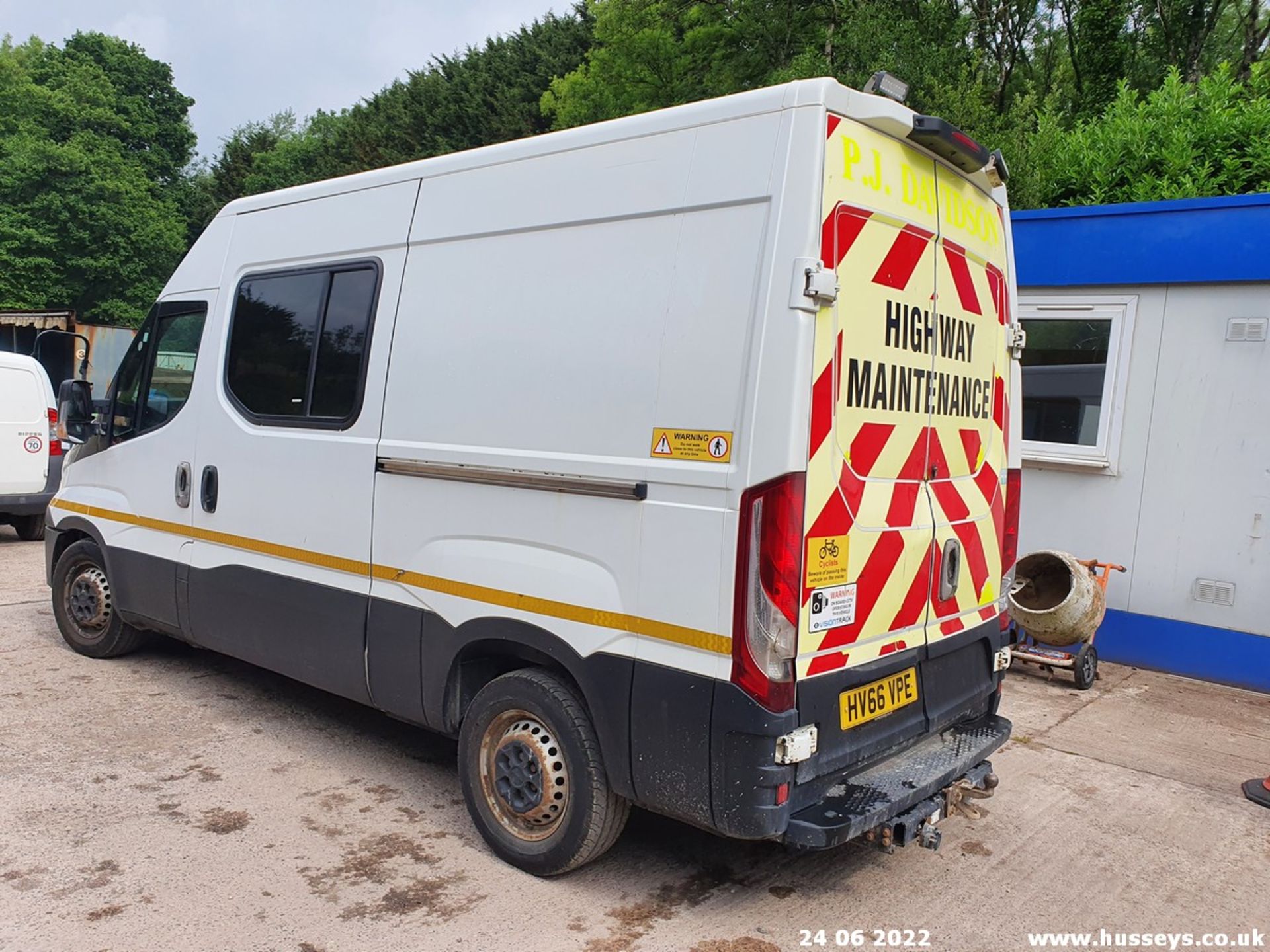 16/66 IVECO DAILY 35S18V - 2998cc Van (White, 129k) - Image 10 of 36